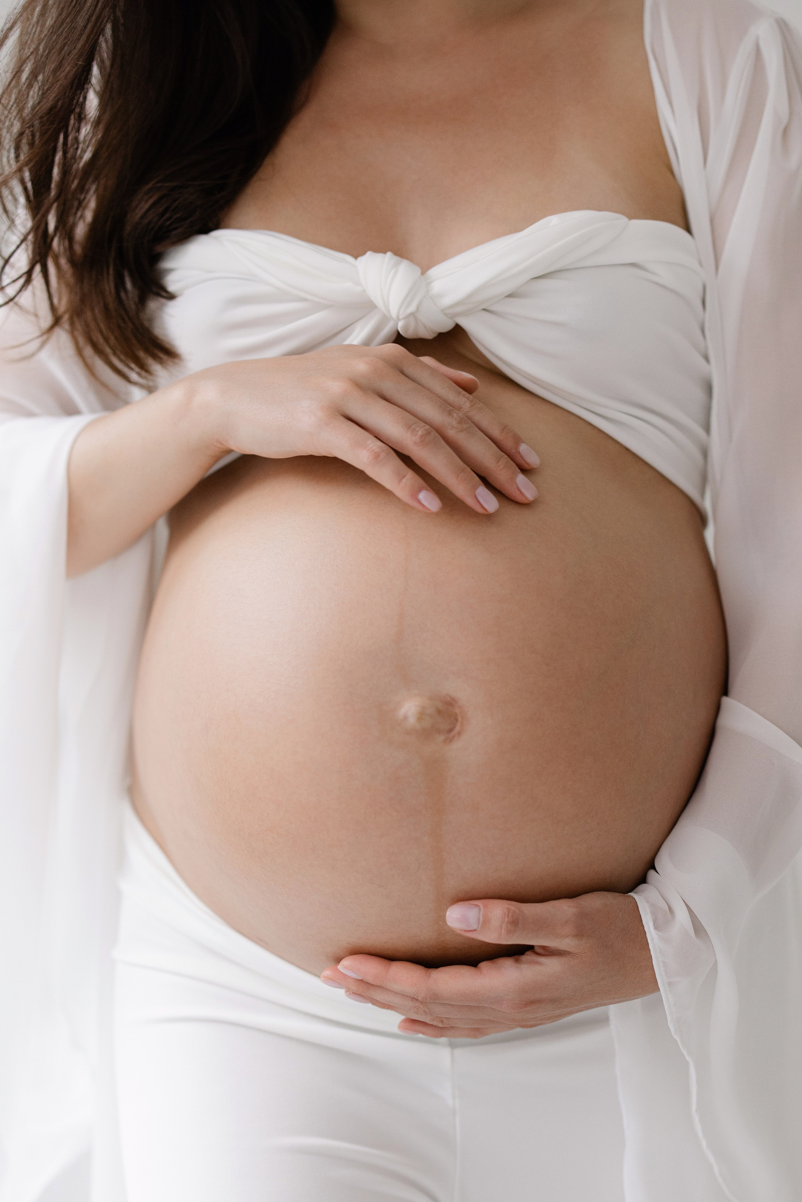 Zeitlose und moderne Schwangerschaftsfotografie in Zürich & Uster — natürlich, unkompliziert und ohne Kitsch. Wedding and Family Photographer Switzerland and Italy. Valeria Diaz