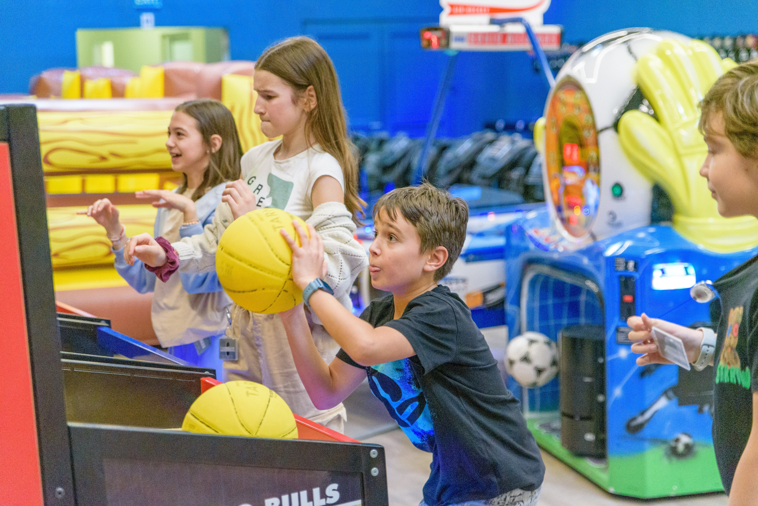 12 year anniversary, birthday photographer, birthday parties, children's birthday photographer, party photographer, name photographer, professional photographer Bucharest, children photographer, entertainment photographer, private party photographer, Bucharest photographer, professional photographer Bucharest