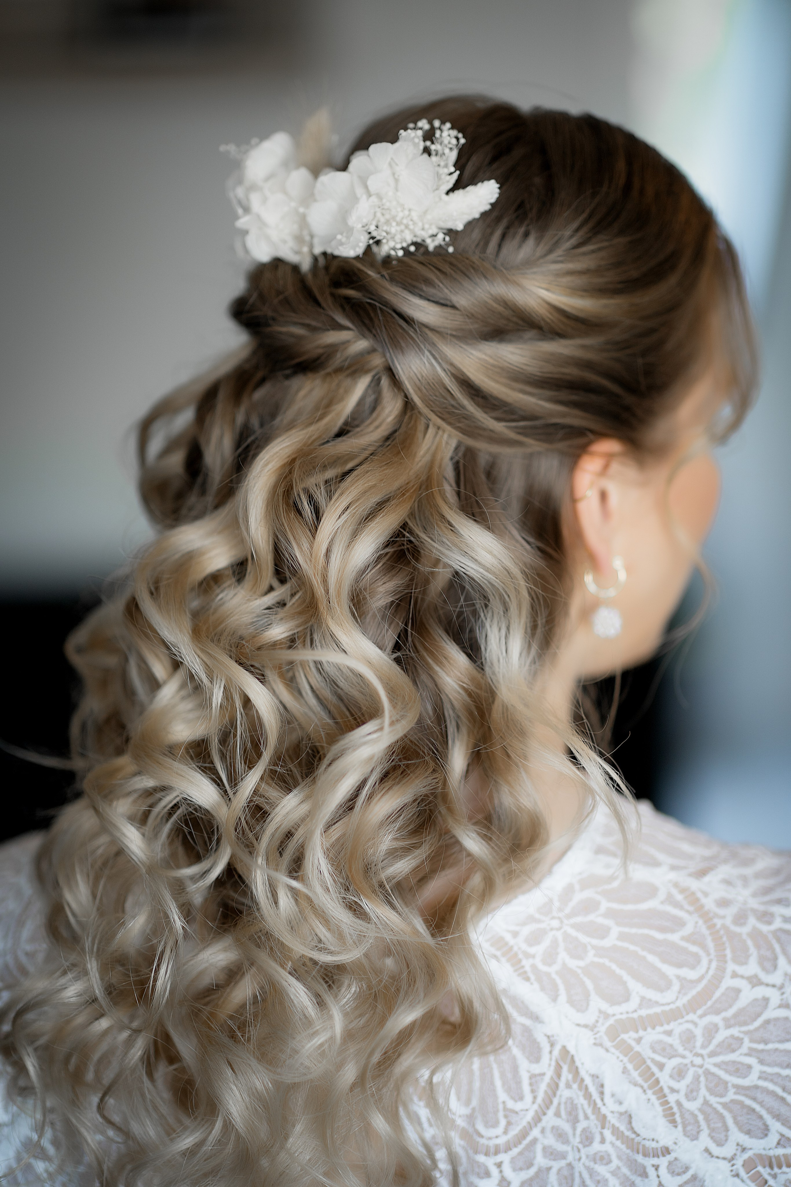 Haarstyling. Brautstylistin Irina, in Hamburg und Umgebung