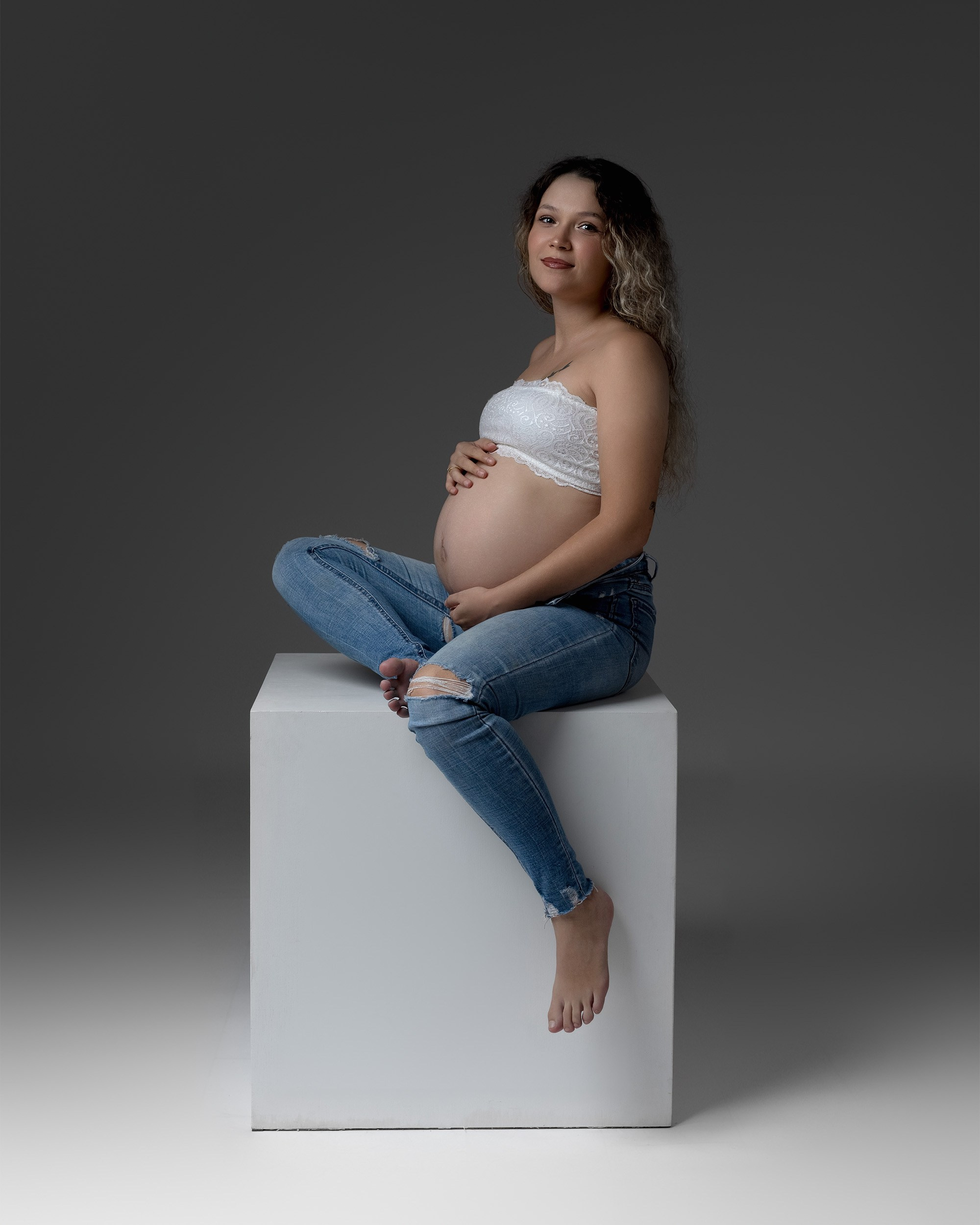 Embarazo y Maternidad sesiones de fotografía en estudio