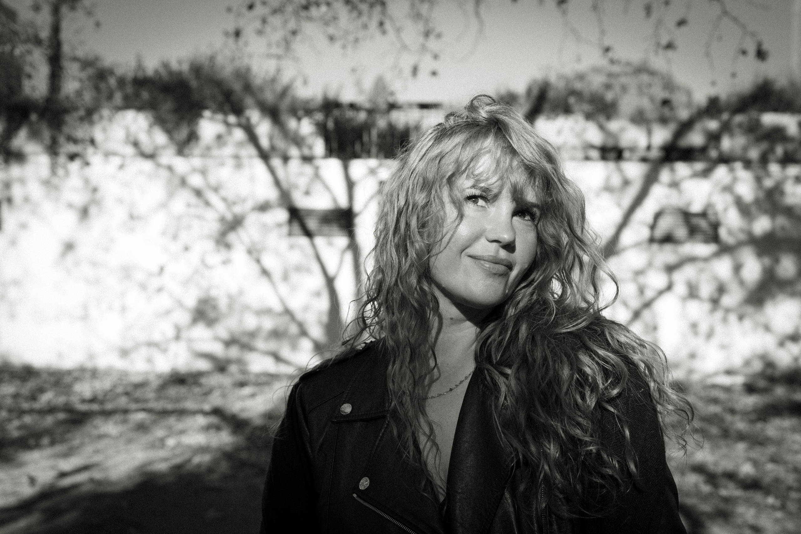 Sunrise. Histoires d’amour, séances photos de famille et de mariage en France