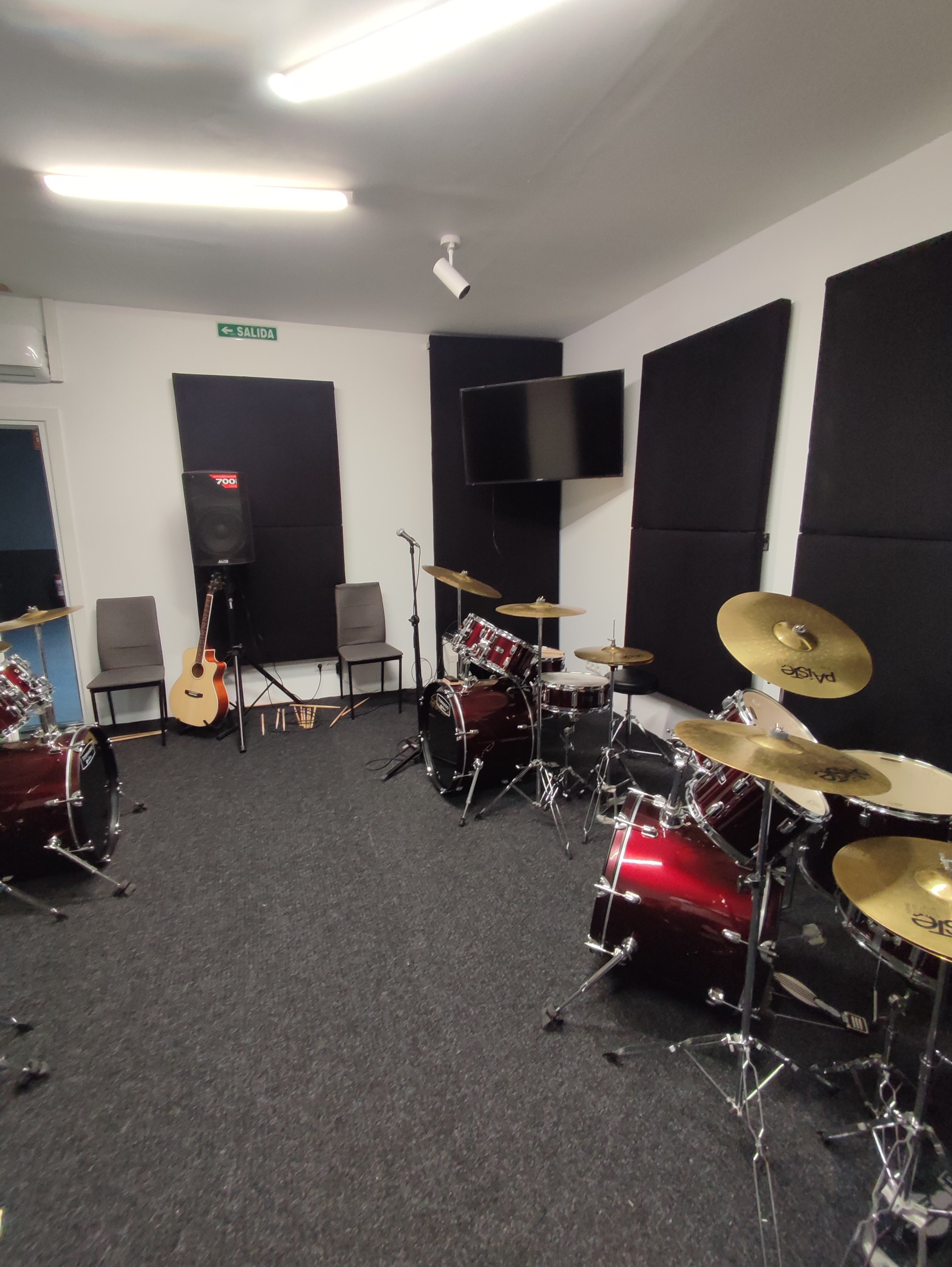 Proyectos. Reformas integrales de pisos, baños y cocinas con aislamiento acústico en Barcelona | B22 Reforma