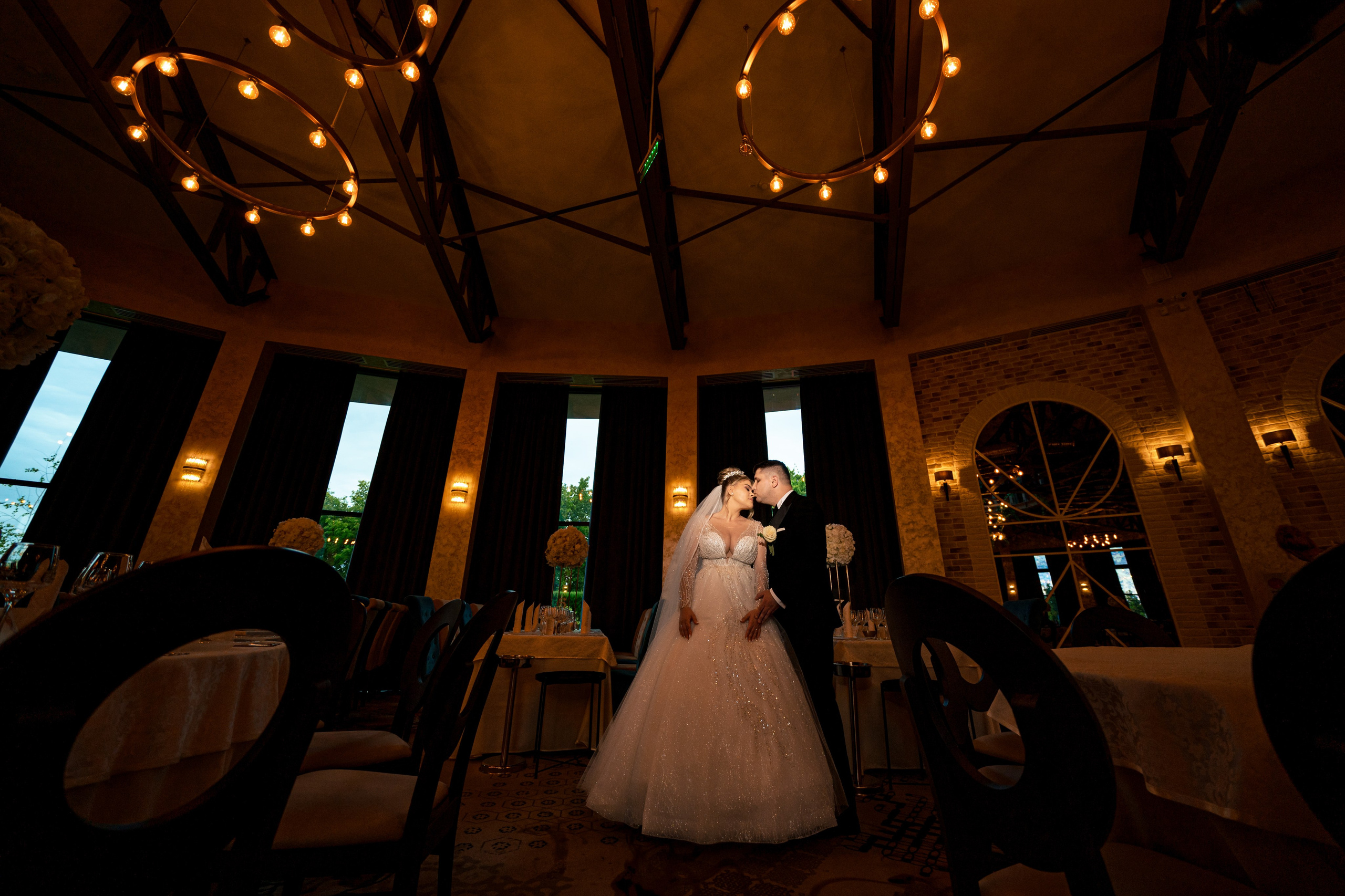 Andreea, Damian si Aris. Acasă