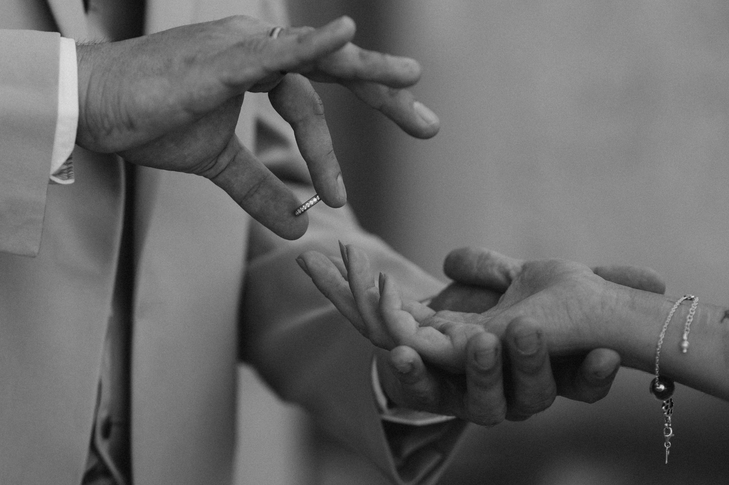 CIVIL WEDDING IN STADTSCHLOSS IN HERRIEDEN. Photographer in Nuremberg Irina Mehnert from Ansbach