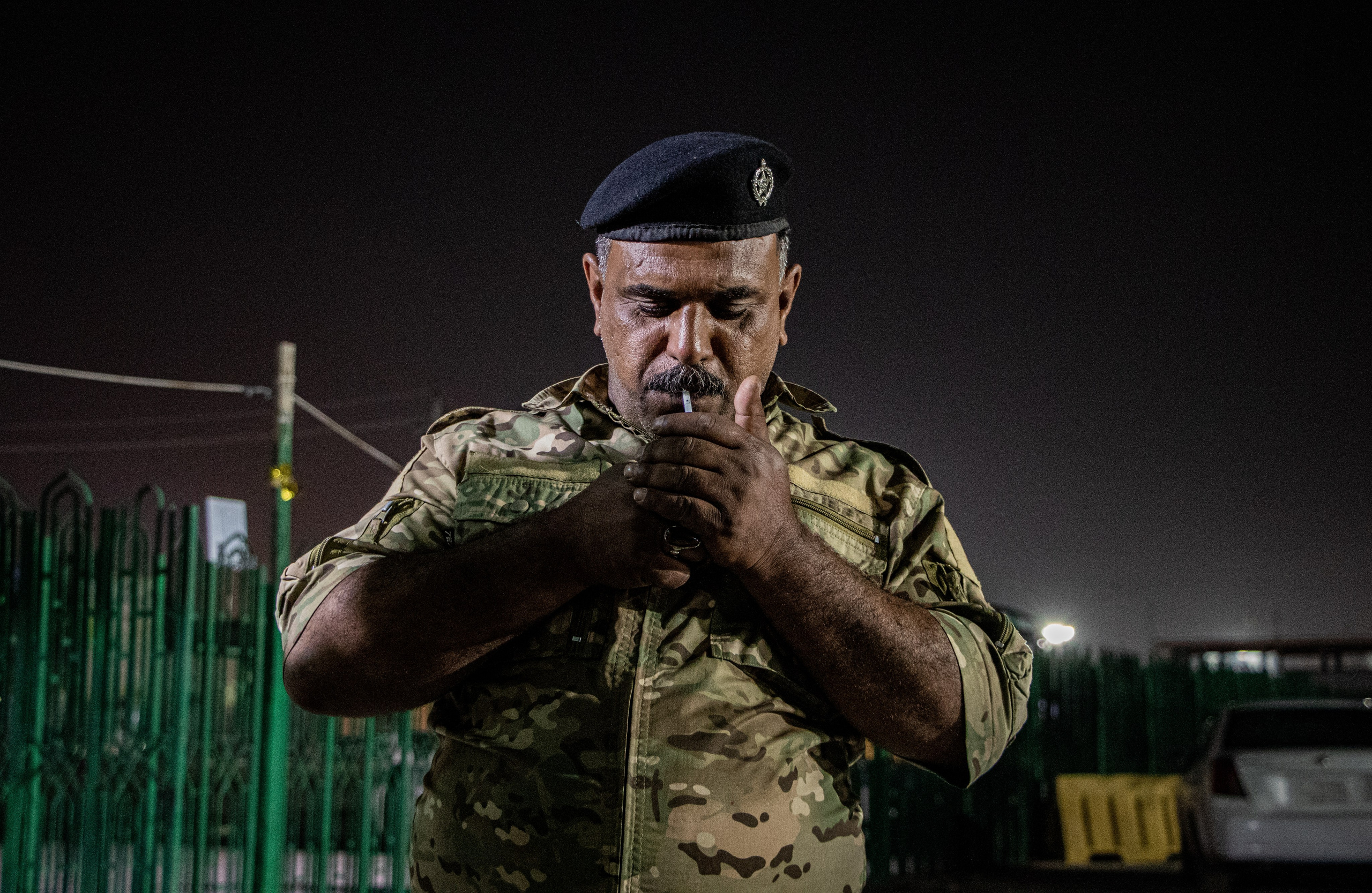 Rupture du jeûne en période de ramadan au poste de police de Nasiriyah dans le sud du pays.