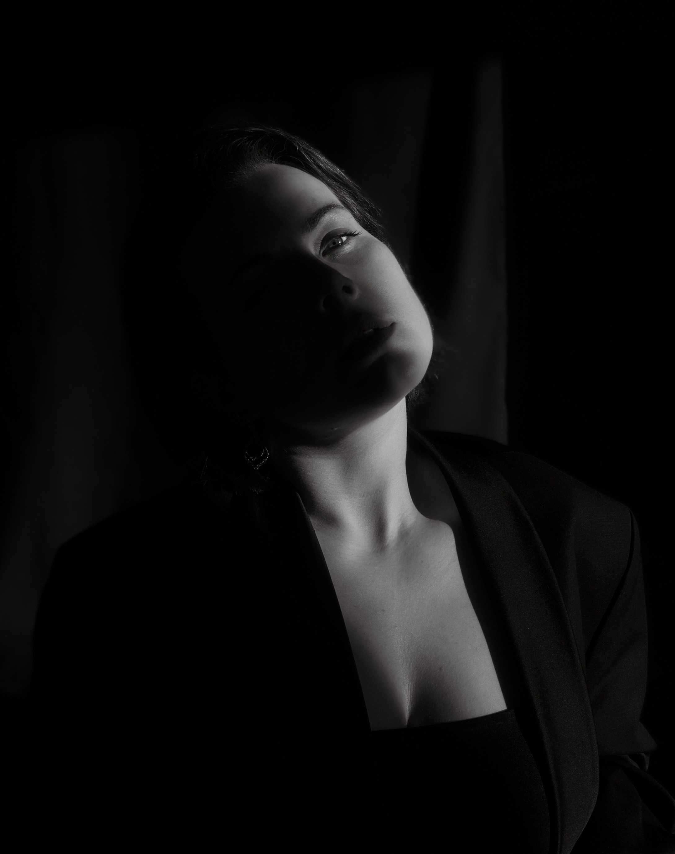 Conceptual photography self-portraiture jelena kintero mequinte bw art photography 