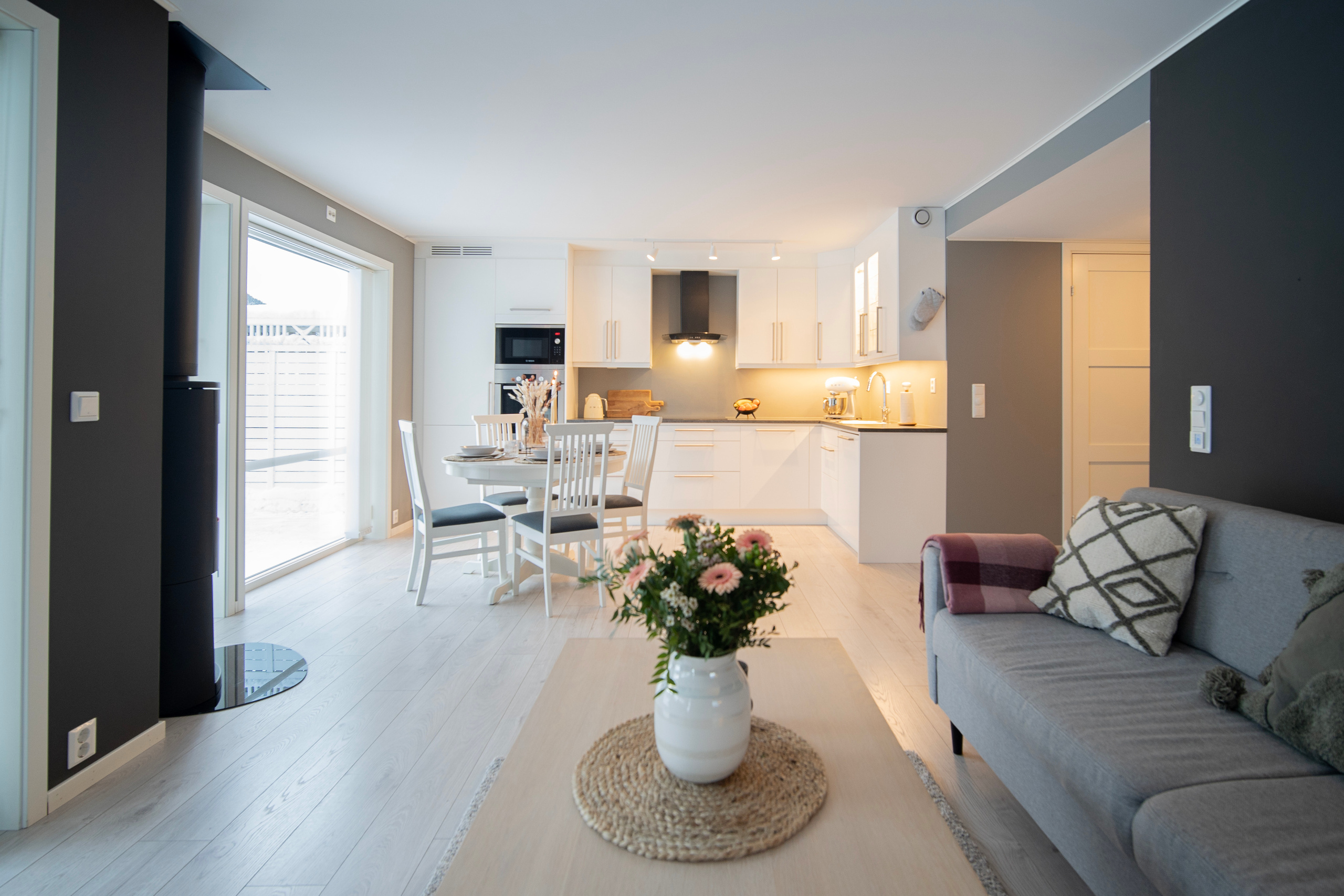 GJØLMESALLEN 50. Photographer and videographer in Norway and Slovakia Andrea Zemko