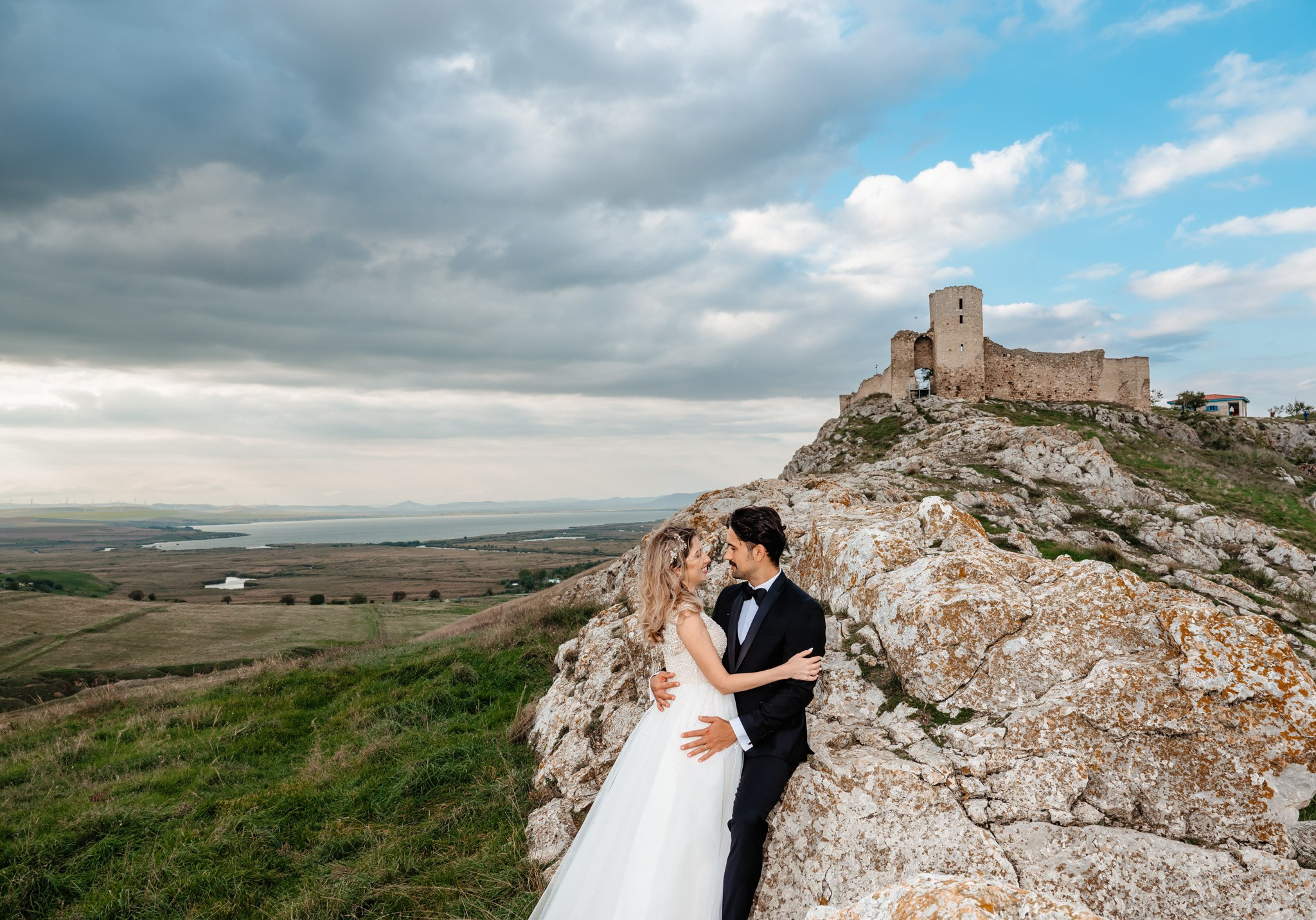 Alexandra & Robert. Www.besttalesstudio.com