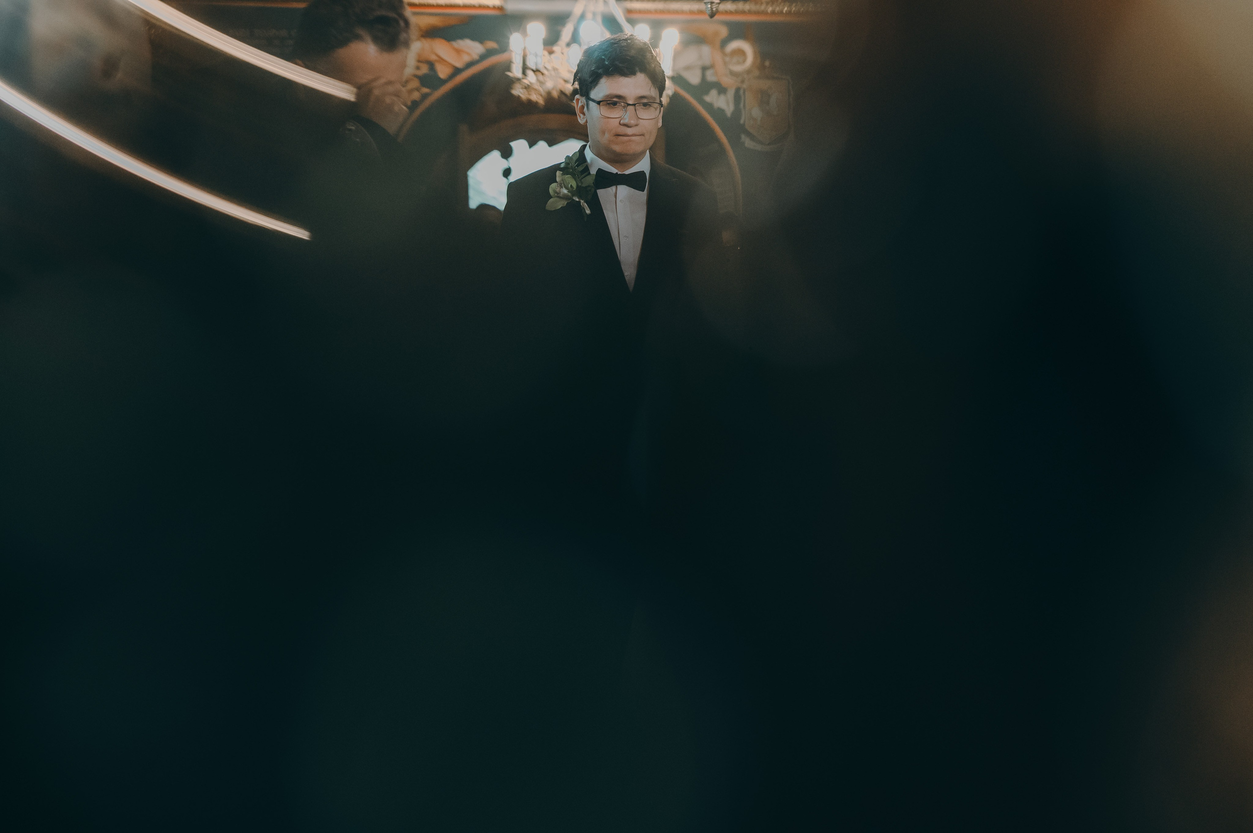 Fotograf profesionist de nuntă. Cu o abordare creativă și tehnici unice, spunem povestea voastră prin imagini pline de iubire și naturalețe. Descoperă arta fotografiei de nuntă . Fotograf Iasi, fotograf de nunta Suceava. Fotografii de nuntă. Pachet fotografii de nuntă. Fotograf Iasi, fotograf Suceava, fotograf Botosani, fotograf Romania. Servicii foto nuntă. Servicii foto-video.