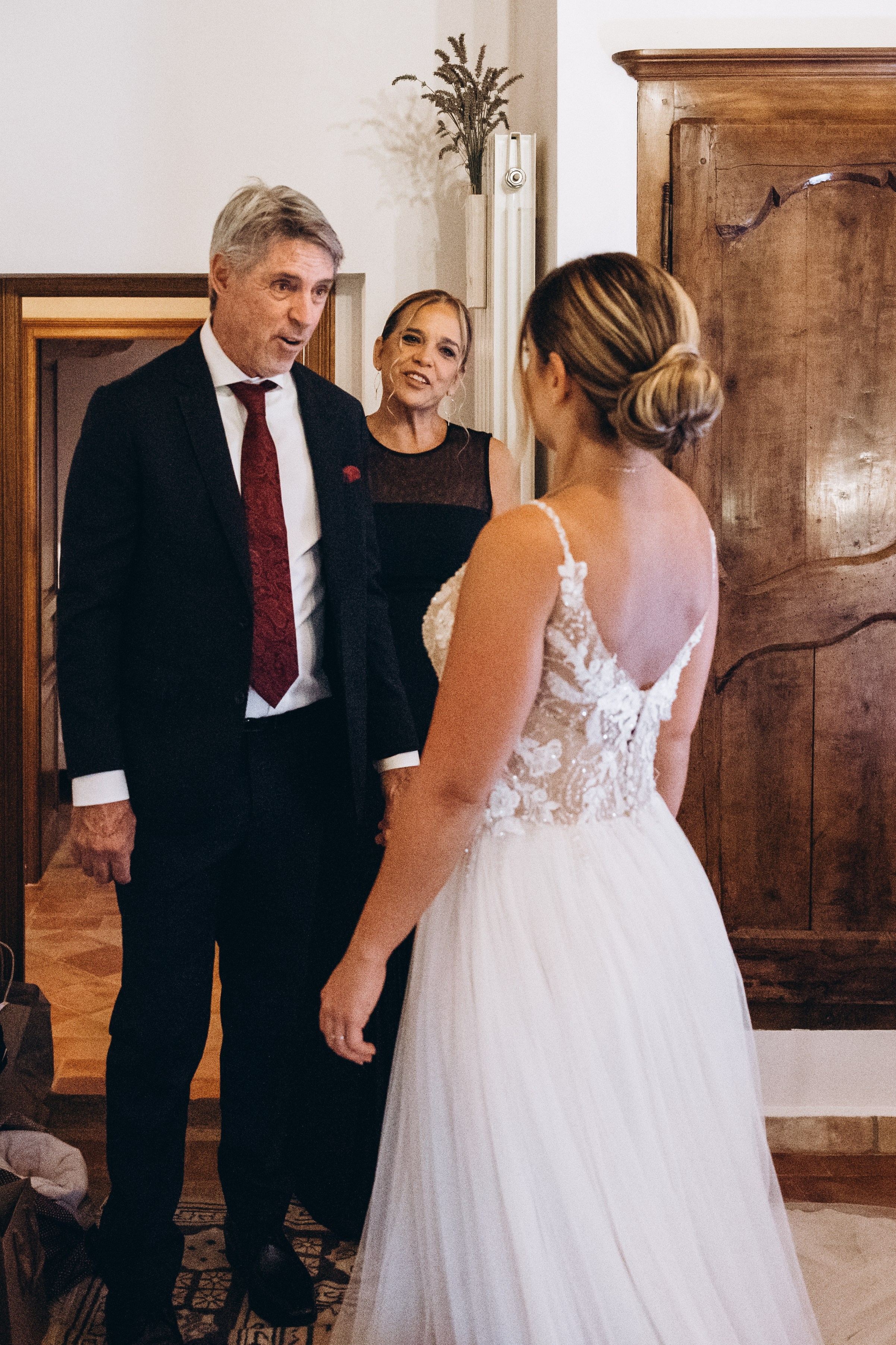 Chloé & Tom. Eugenie Smirnova — wedding, corporate and lifestyle photographer in Toulouse and Southwest France