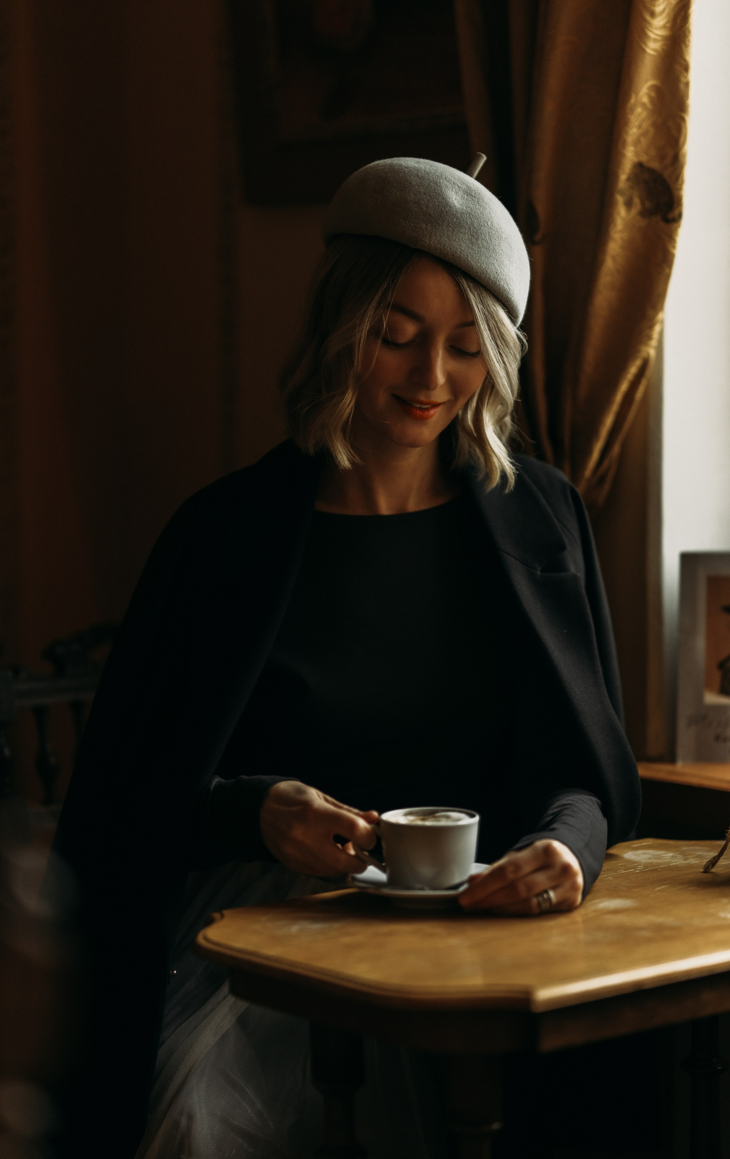 Woman phoshoot. Wedding and portrait photographer in Helsinki Vickan O