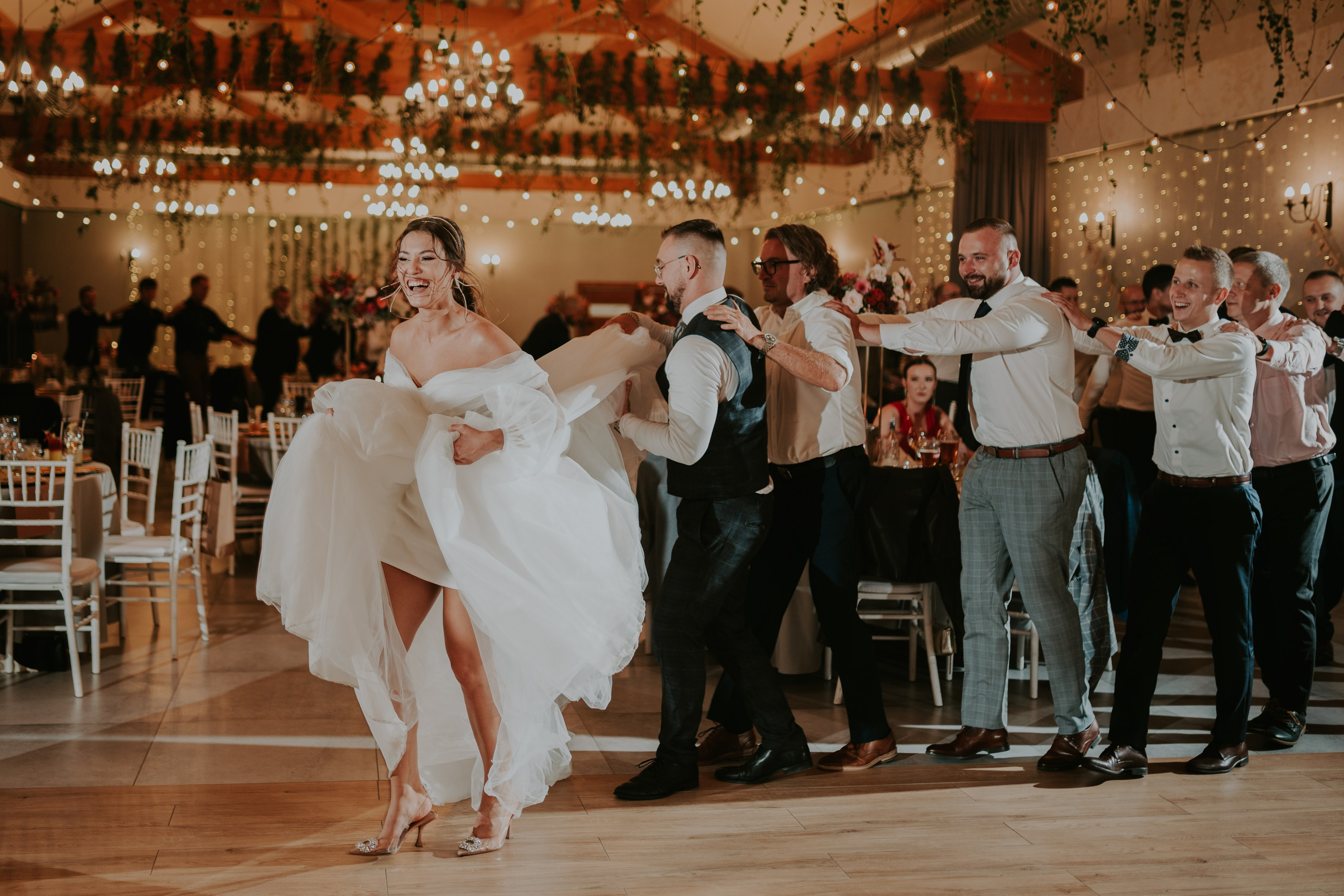 Sala Koralowa w Jaworzu: Opowieść o ślubie Nikoli i Kacpra. Karkowskafoto - fotografia miłości