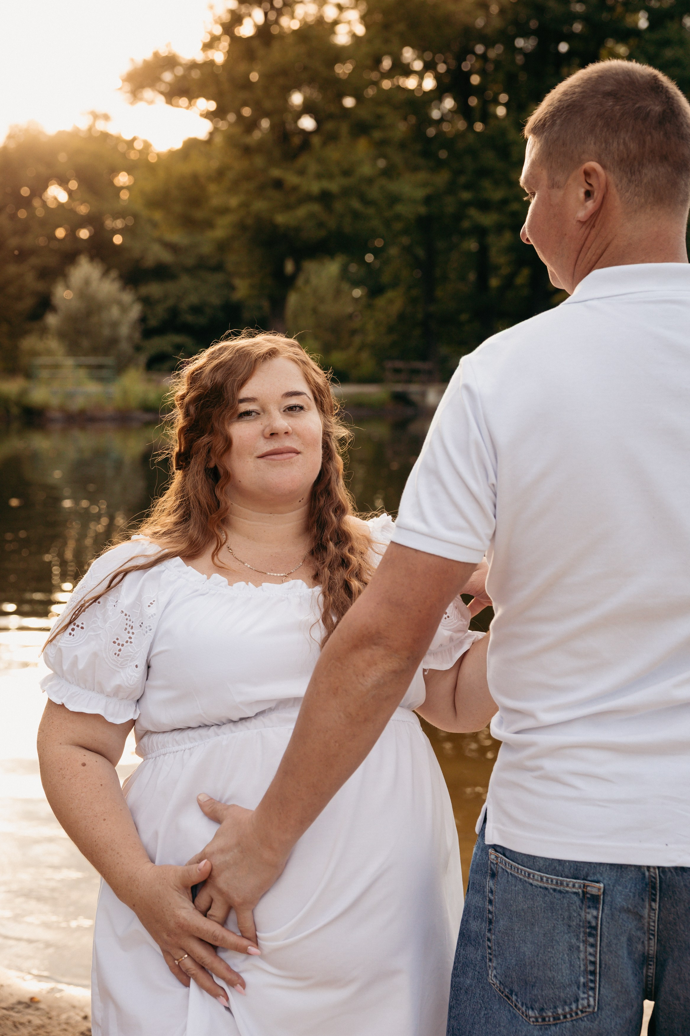 Tehotenské Focení ve přírodě. Lifestyle and Family Photographer in Pisek Oxana Telupilova