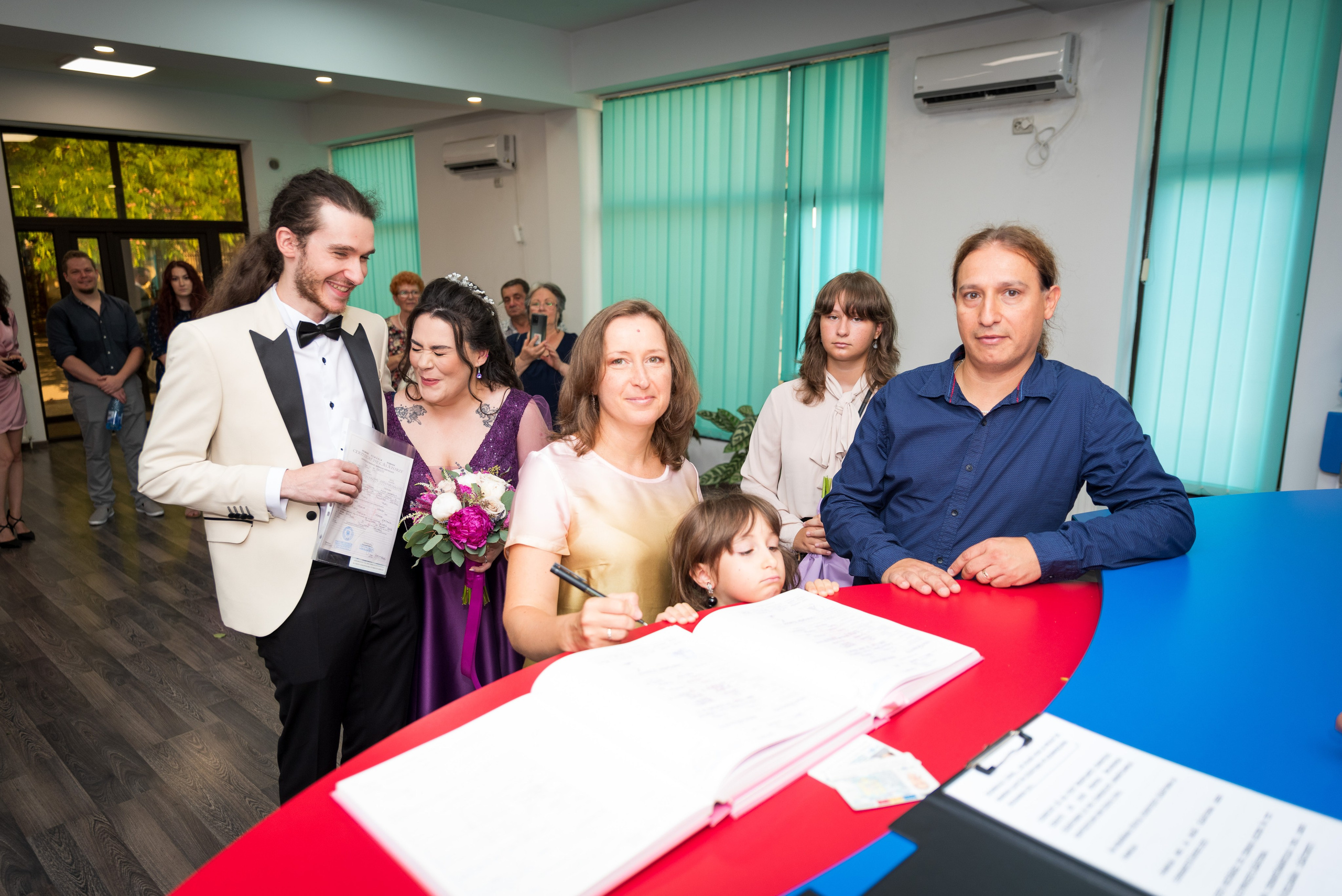 Cununie civila, fotograf cununie civila bucuresti, fotograf stare civila, cununie la Sector 4 Bucuresti, fotografii de la cununie, fotograf de nunta, fotografii nunta de la starea civila, pozing mireasa, obiceiuri, fotografie profesionala nunta, civila pe strada Gramont 26