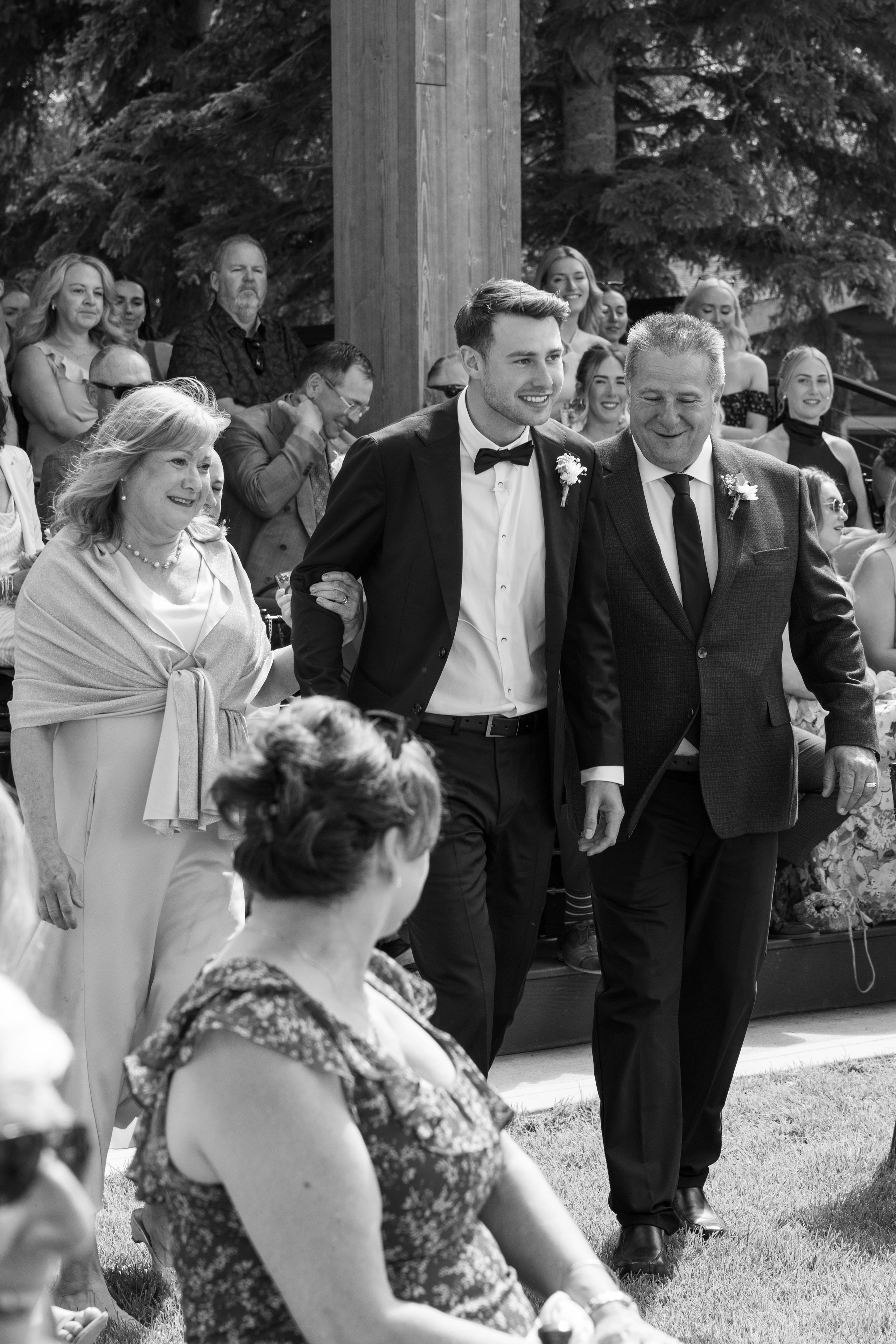 Beautiful Lakeside Wedding Photography. Wedding photography and videography in Regina, Saskatchewan