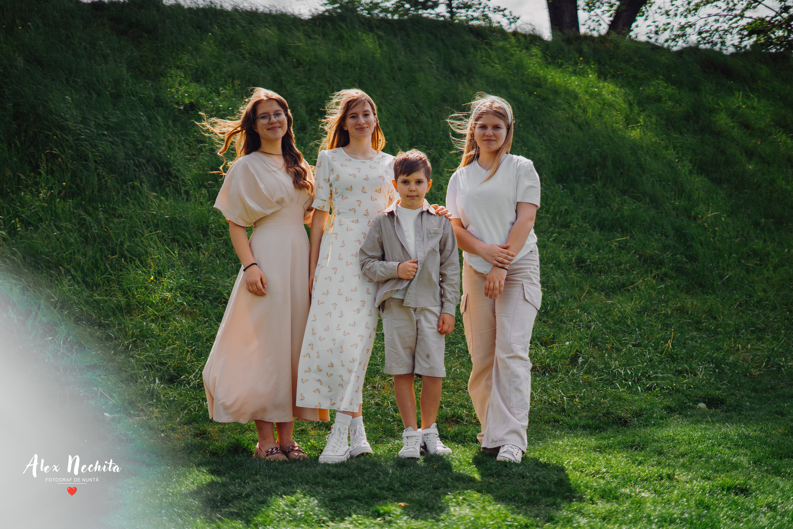 Aniversare în parc. Foto-Video Nunta Iasi, Suceava, Bucuresti / Disponibilitate 2025 — 2026 — 2027