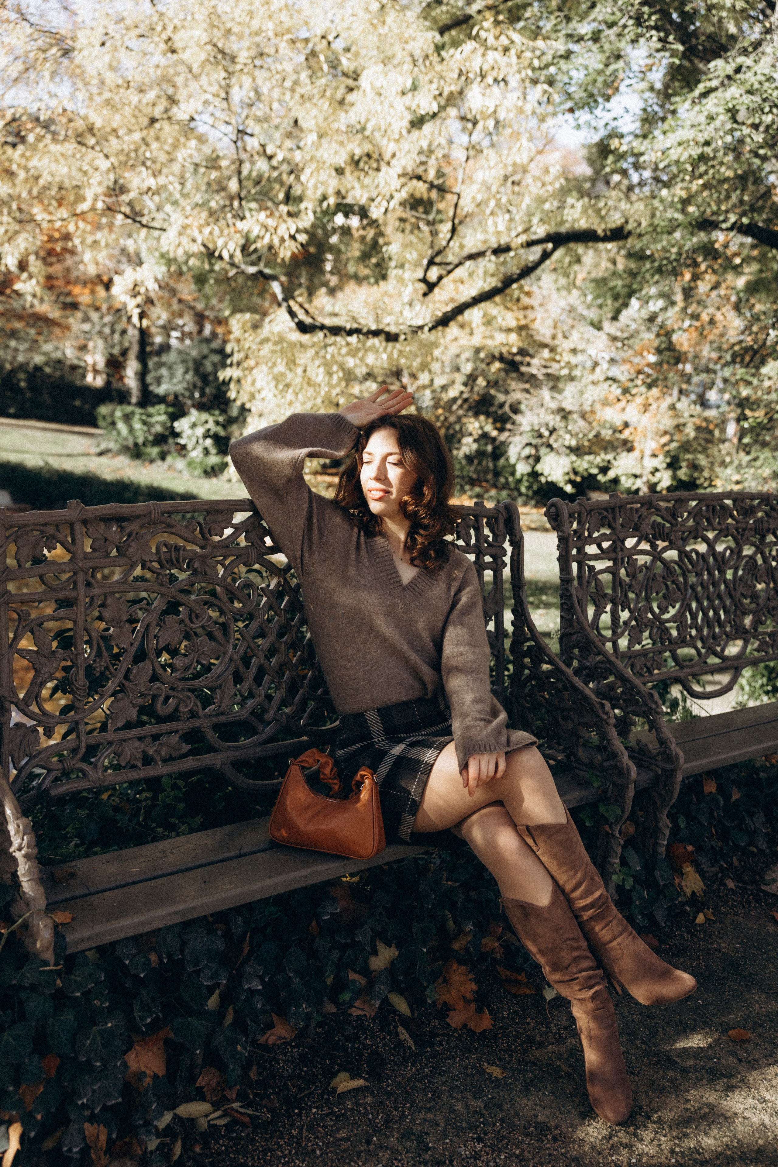 Autumn photoshoot for Elizaveta in Toulouse. Eugenie Smirnova — wedding, corporate and lifestyle photographer in Toulouse and Southwest France