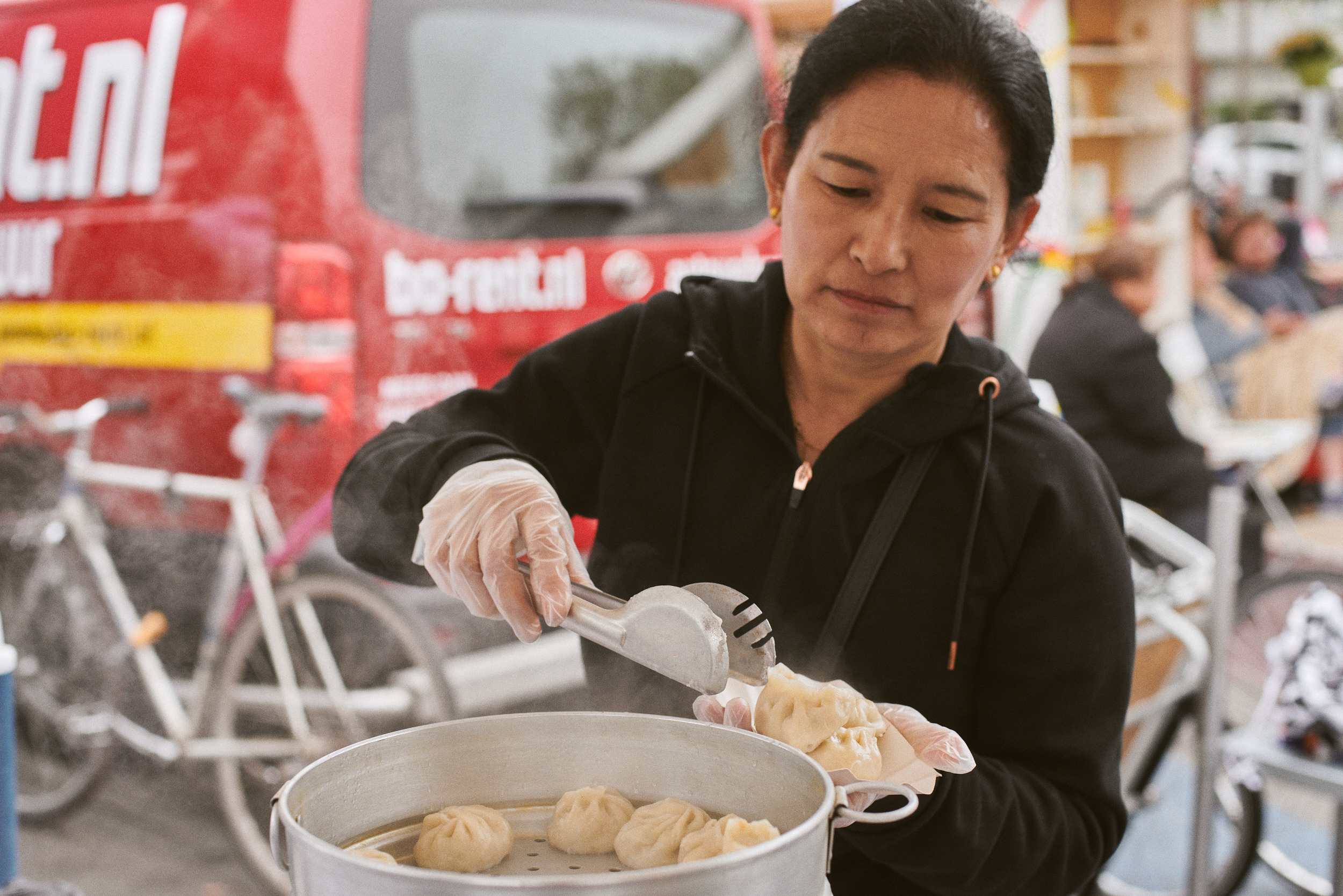 Documentary photoshoot of Maydan Festival 2022. Portrait Photographer in Brussels & Amsterdam — Victoria Ushkanova