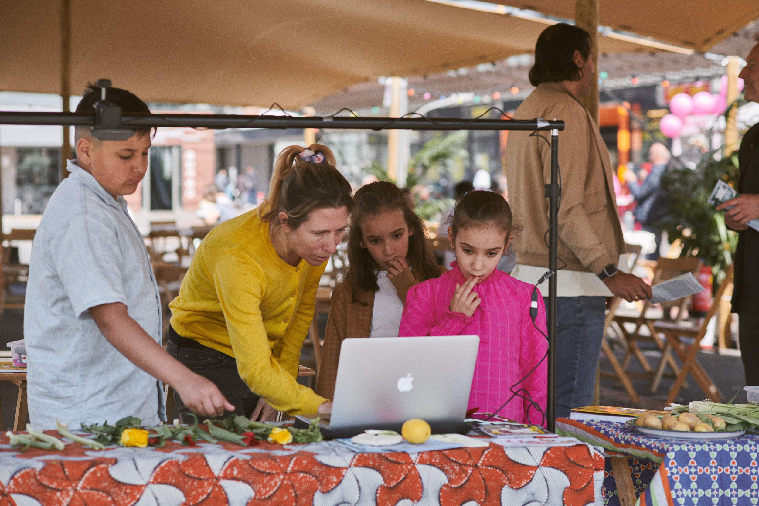 Documentary photoshoot of Maydan Festival 2022. Portrait Photographer in Brussels & Amsterdam — Victoria Ushkanova