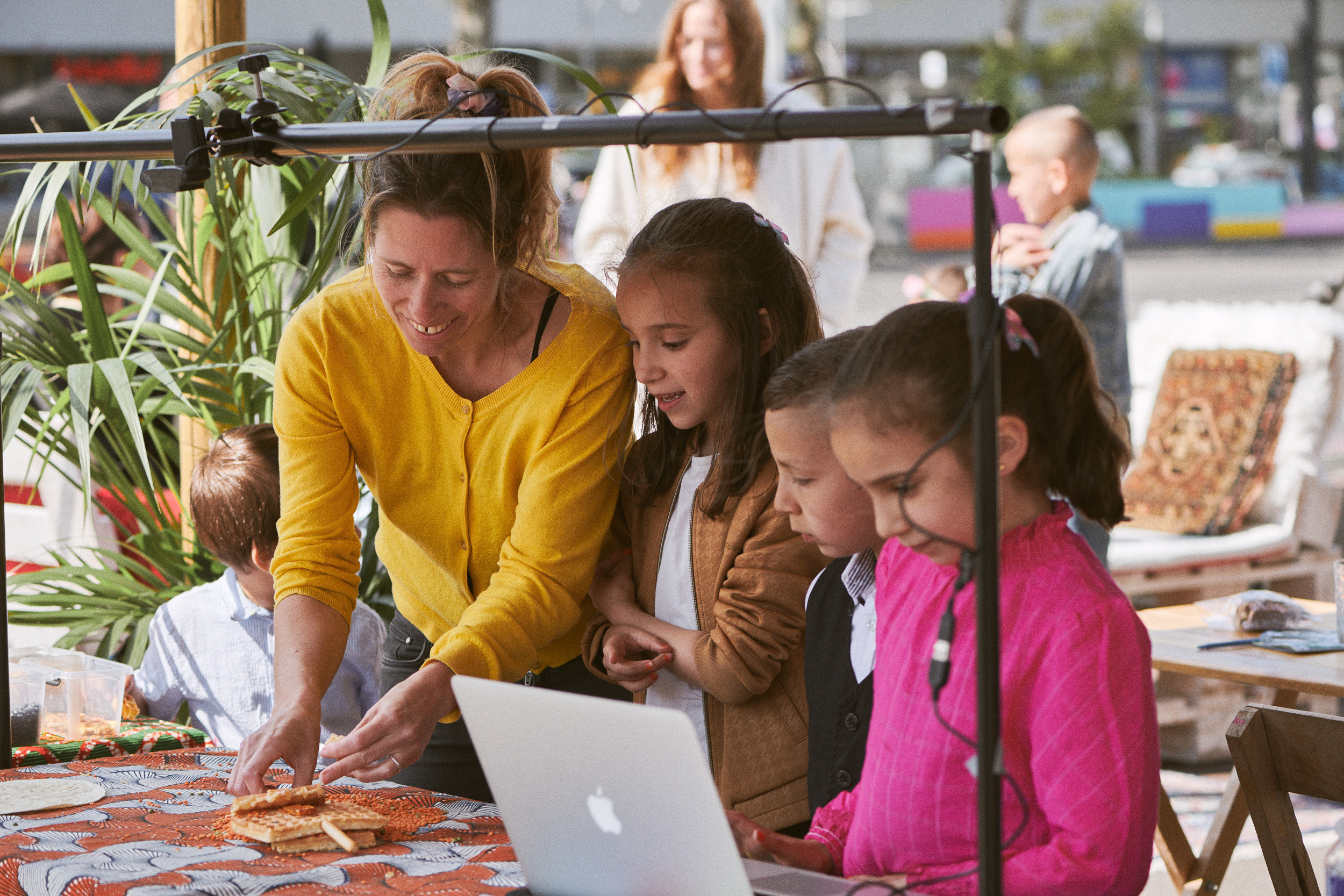 Documentary photoshoot of Maydan Festival 2022. Portrait Photographer in Brussels & Amsterdam — Victoria Ushkanova