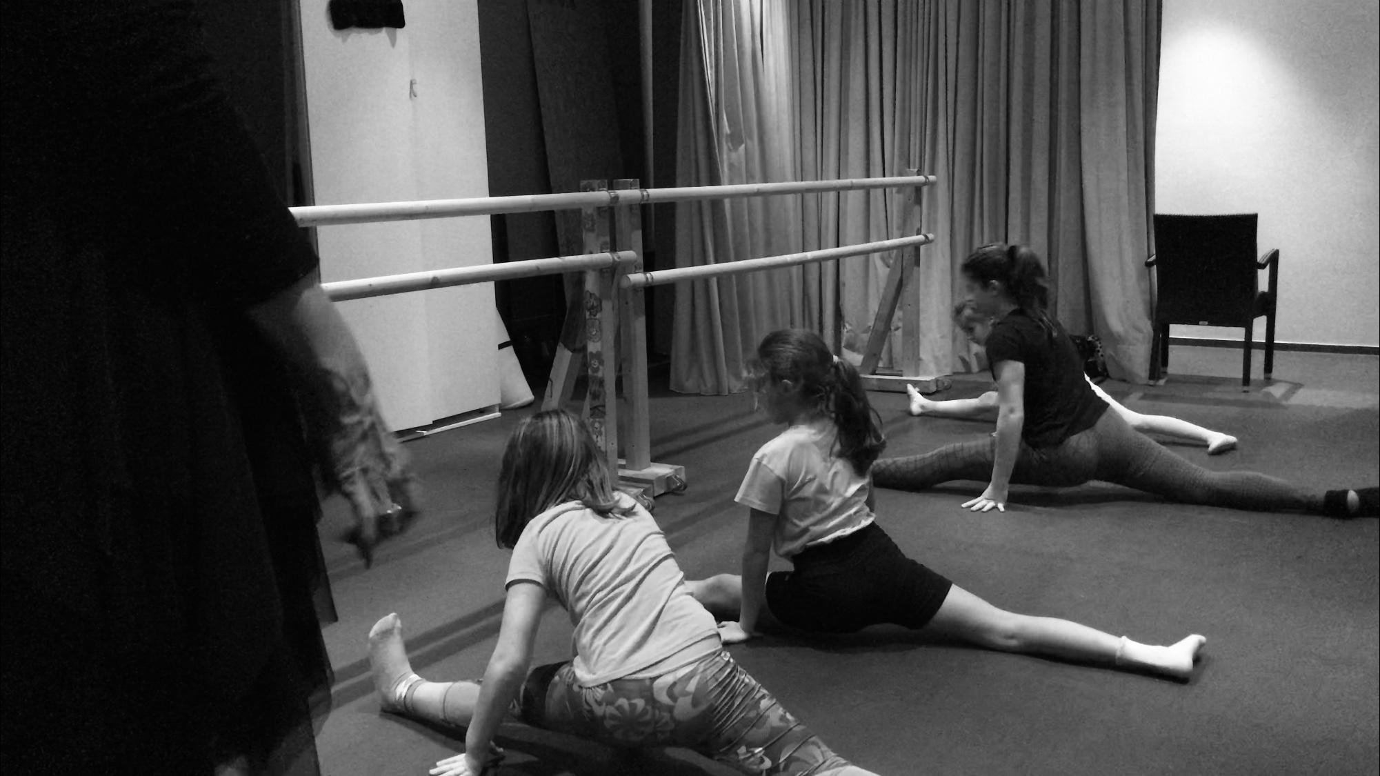 Professeur de danse. Mannequins, design, decoration, handmade, photographe…