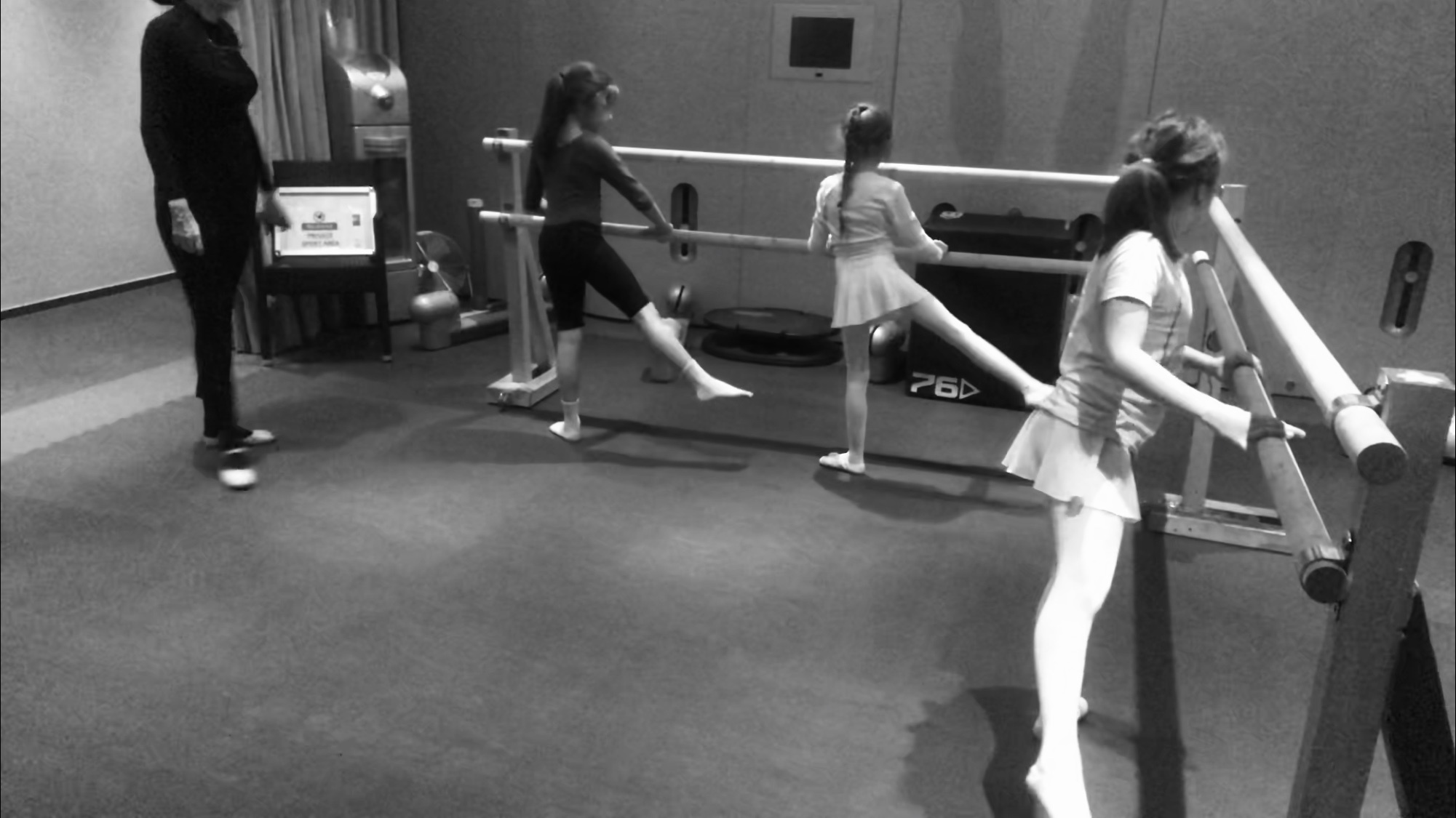 Professeur de danse. Mannequins, design, decoration, handmade, photographe…