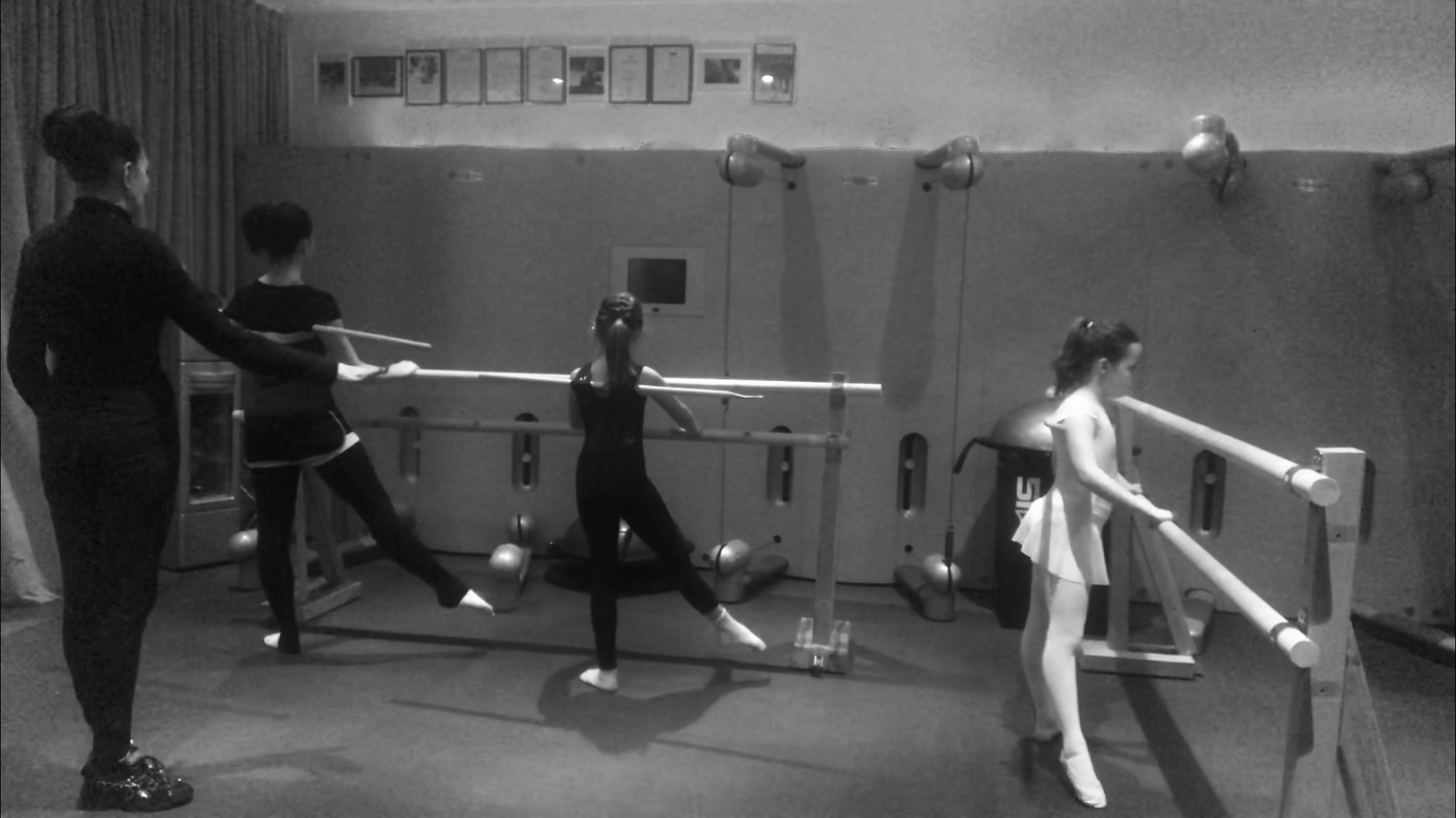 Professeur de danse. Mannequins, design, decoration, handmade, photographe…