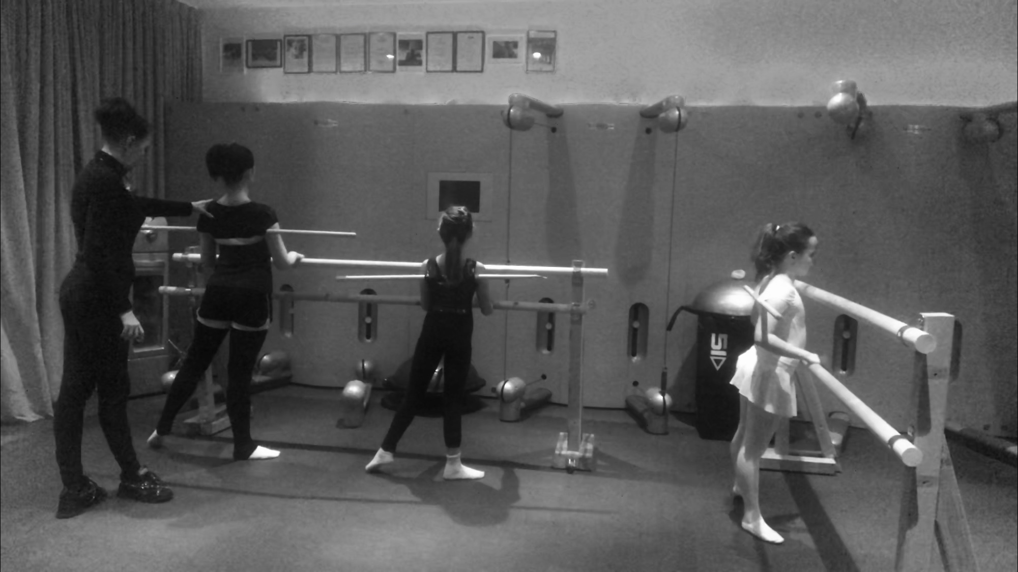 Professeur de danse. Mannequins, design, decoration, handmade, photographe…