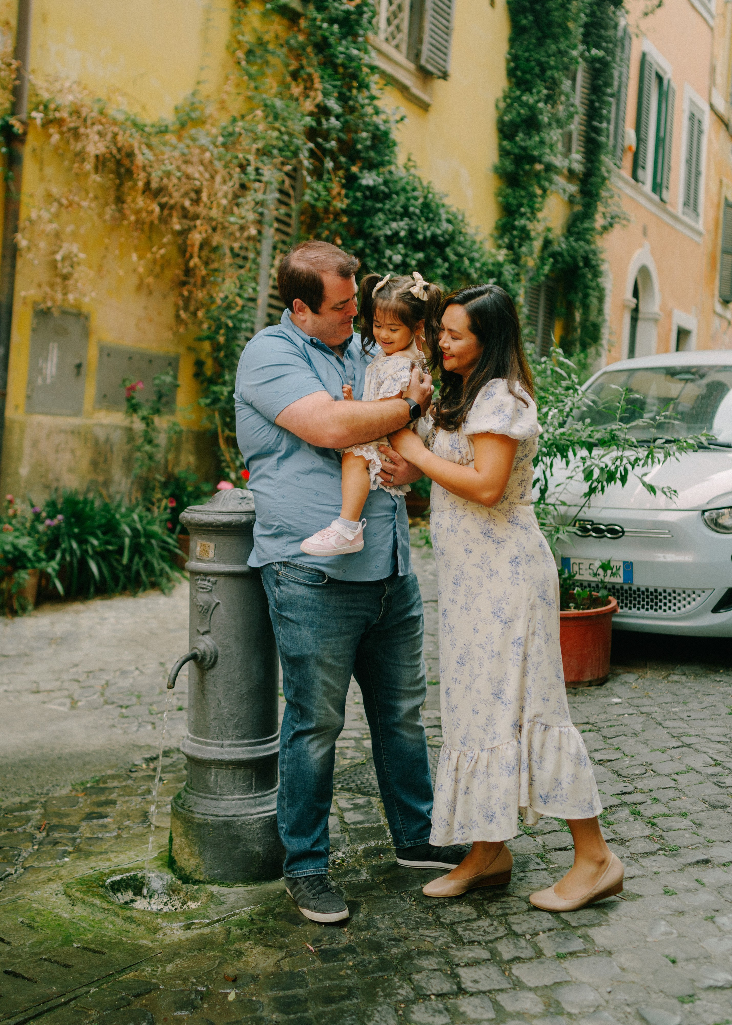 Colosseum Family shoot. Photographer in Rome and Italy. Stas Varych