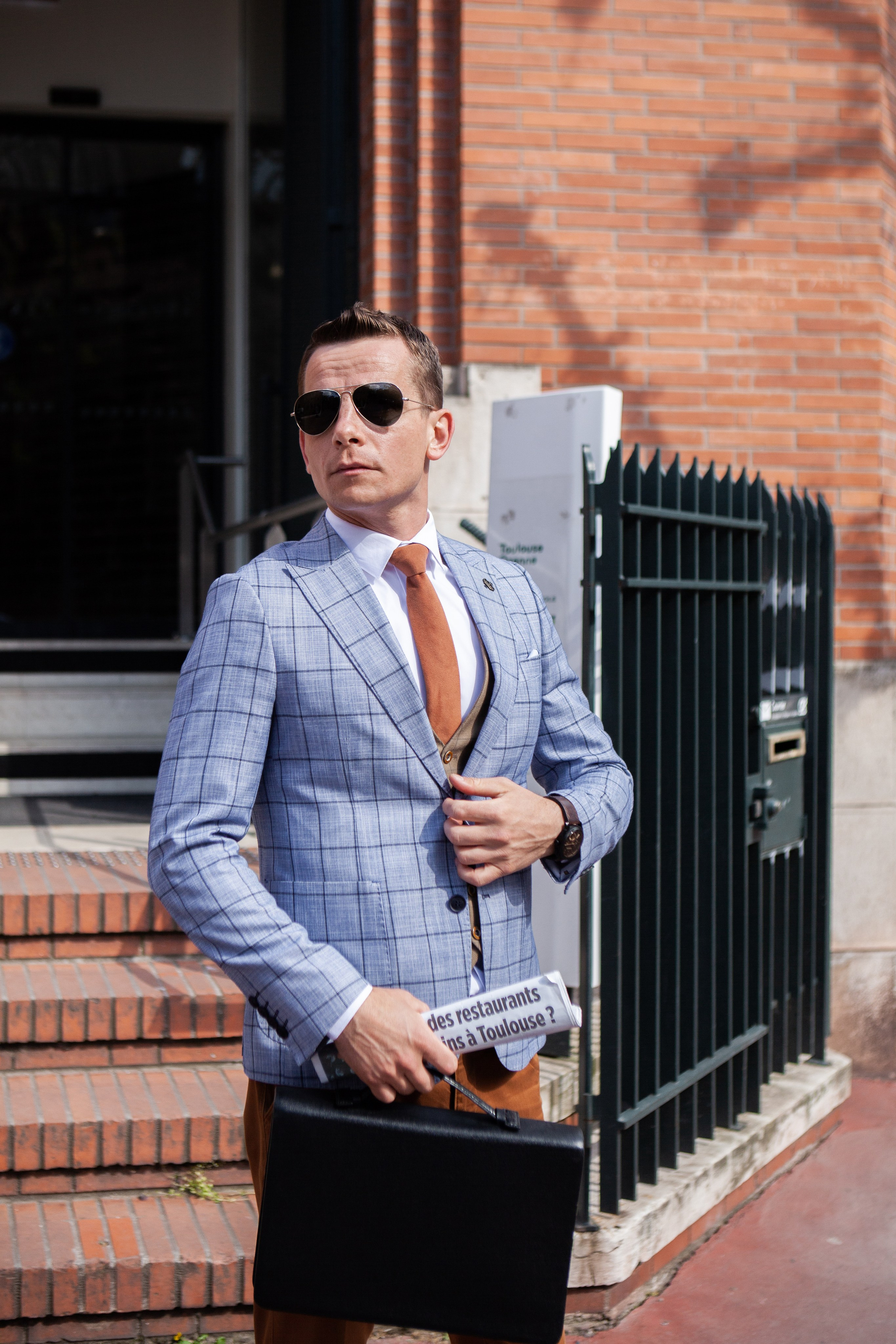 Personal brand photoshoot in Toulouse. Eugenie Smirnova — wedding, corporate and lifestyle photographer in Toulouse and Southwest France