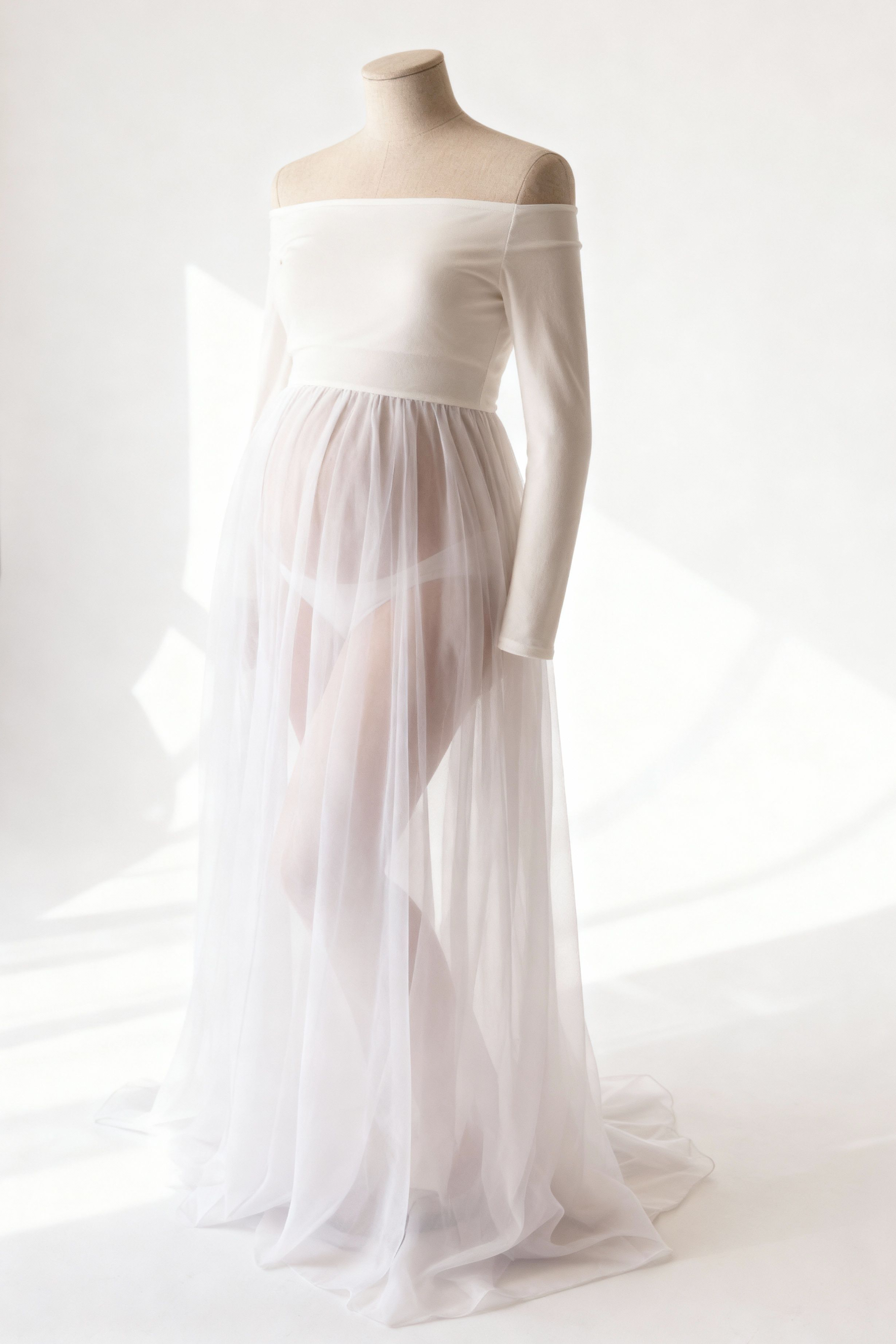 Maternity Wardrobe — Dresses Included for Your Session. Family & Maternity Photographer in Dresden Tatiana Mudryak