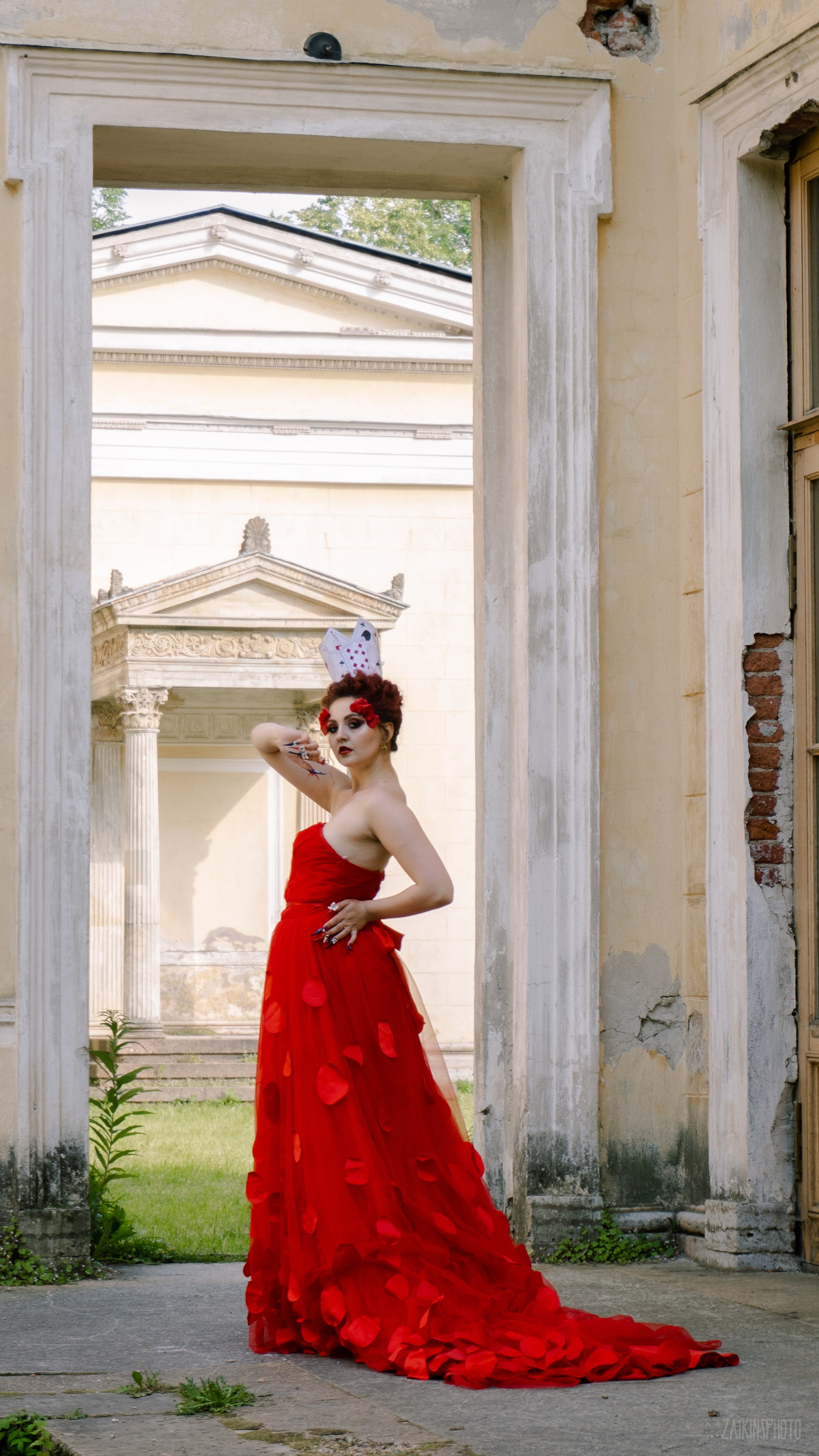 Alice In Wonderland. Main