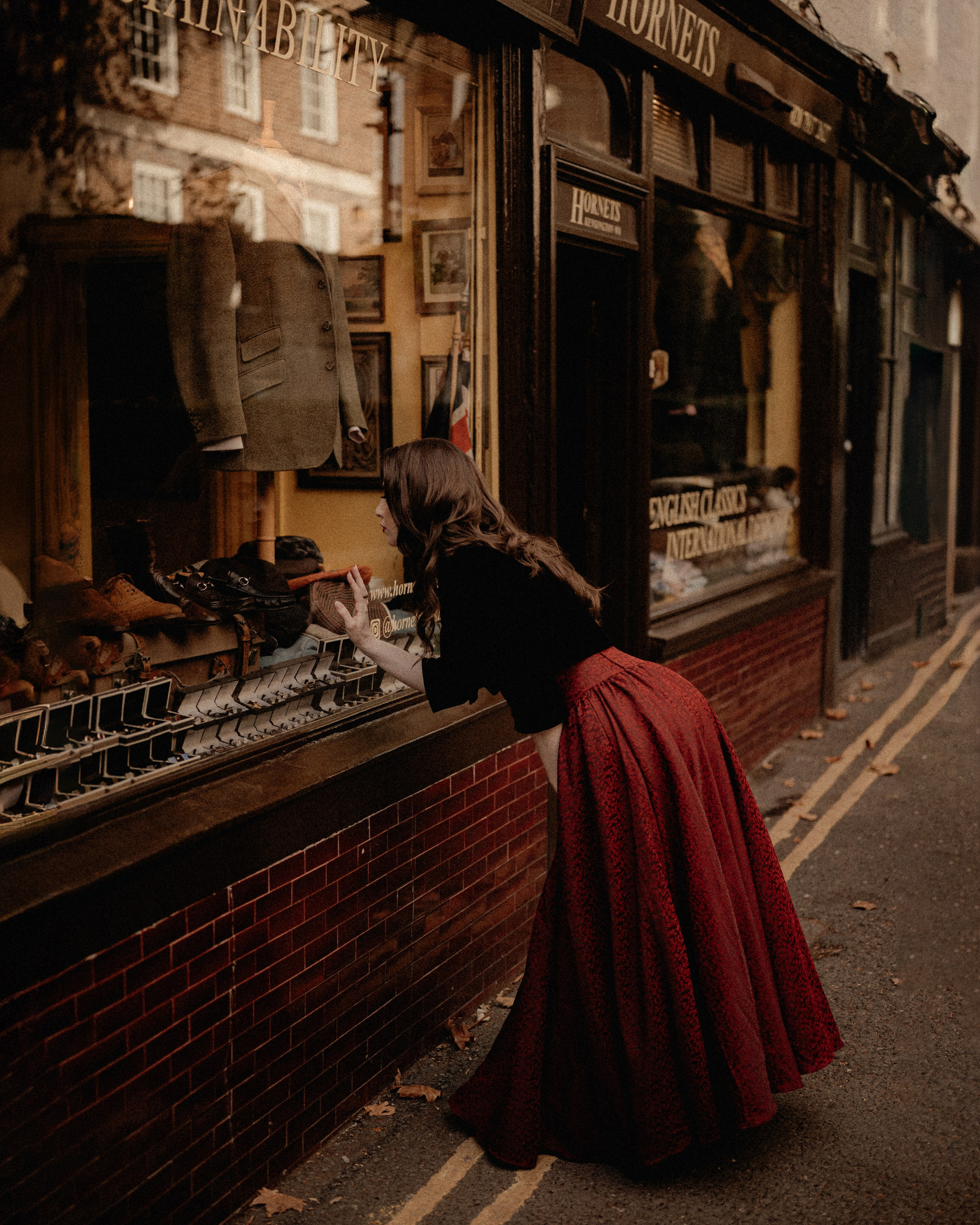 Autumn Vintage Photoshoot in London Kensington. Moth & Moss Photography