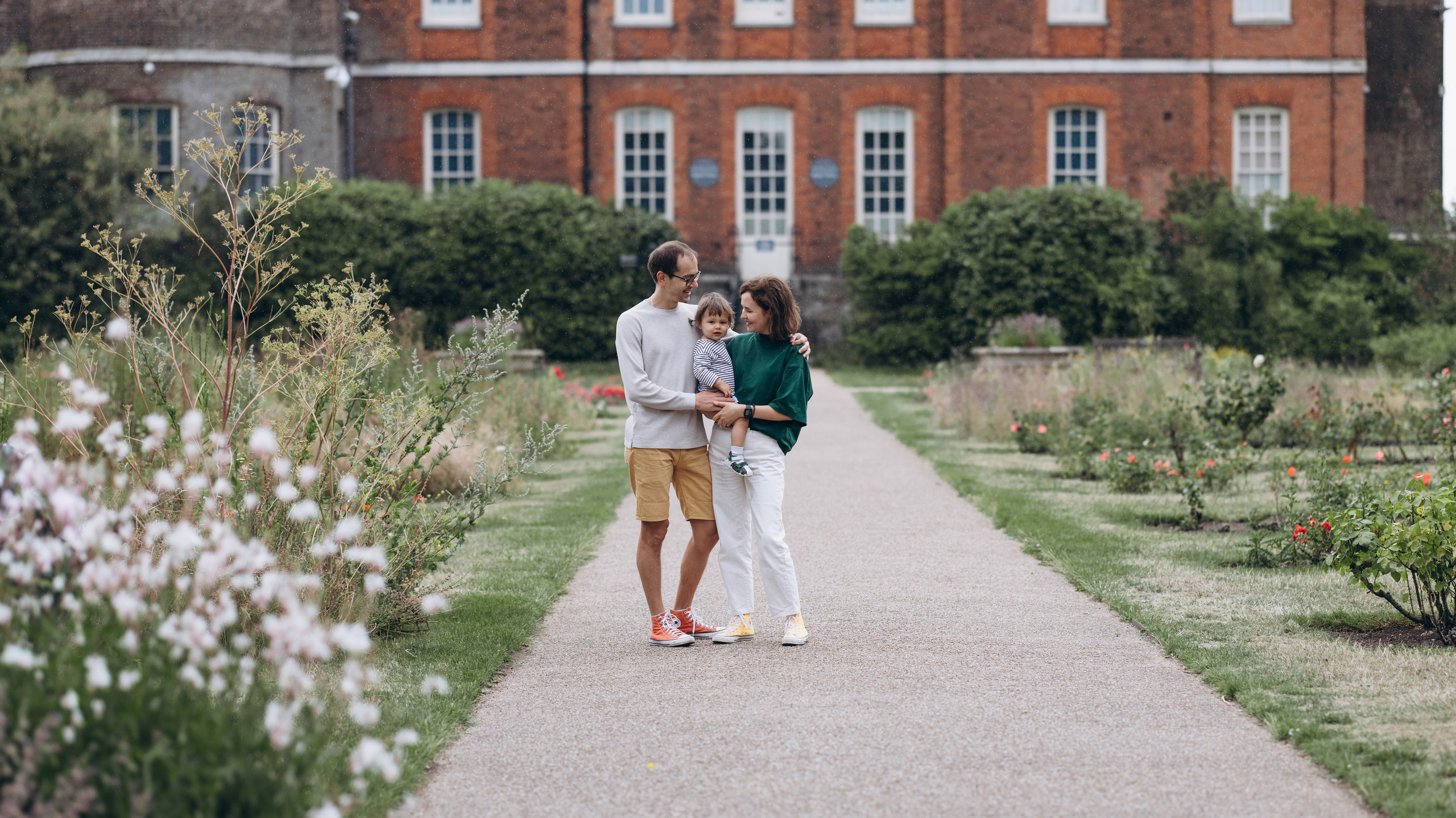 Milena with parents (Greenwich Park). Anastasia Klink, Photographer in London