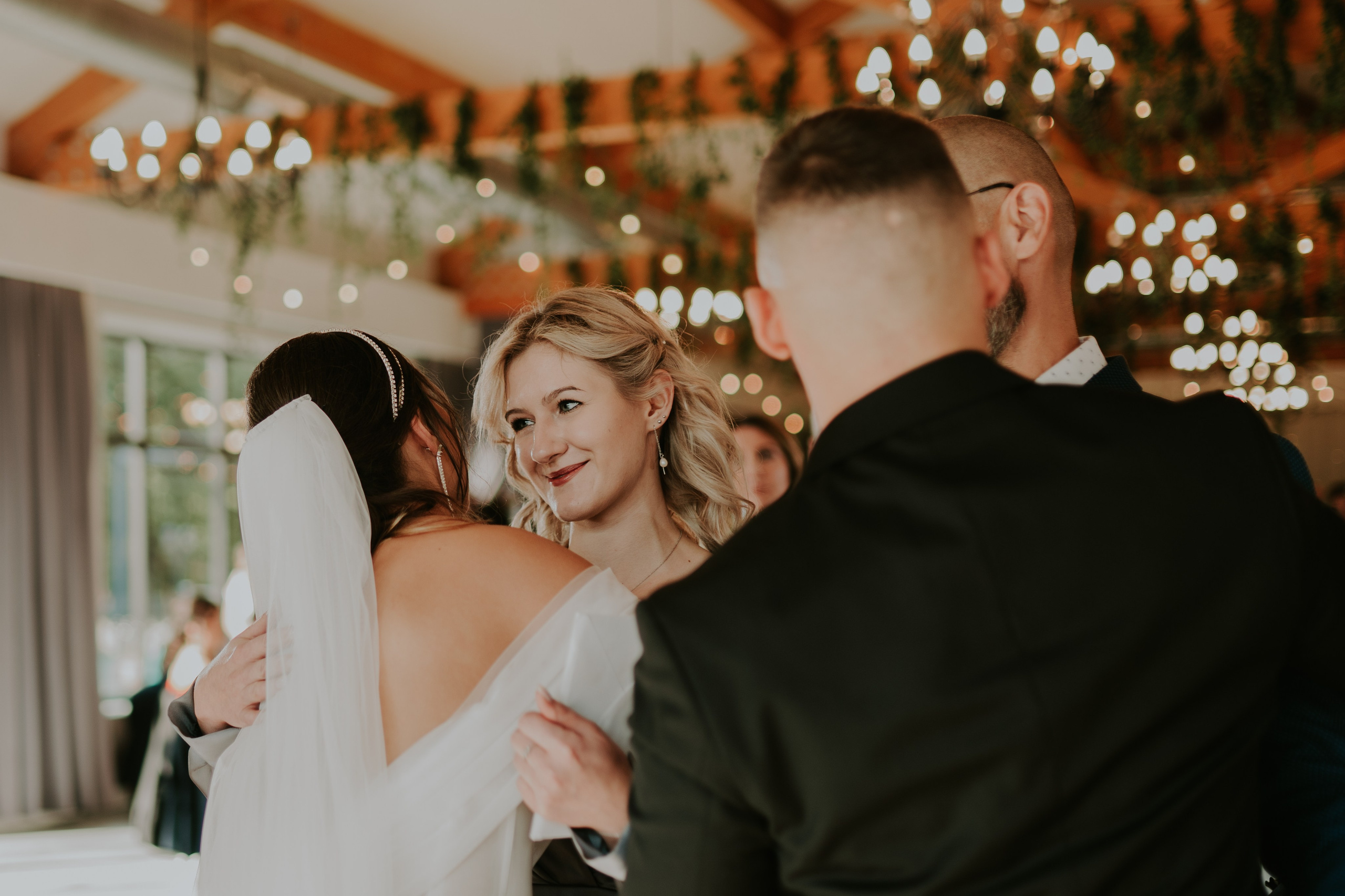 Sala Koralowa w Jaworzu: Opowieść o ślubie Nikoli i Kacpra. Karkowskafoto - fotografia miłości