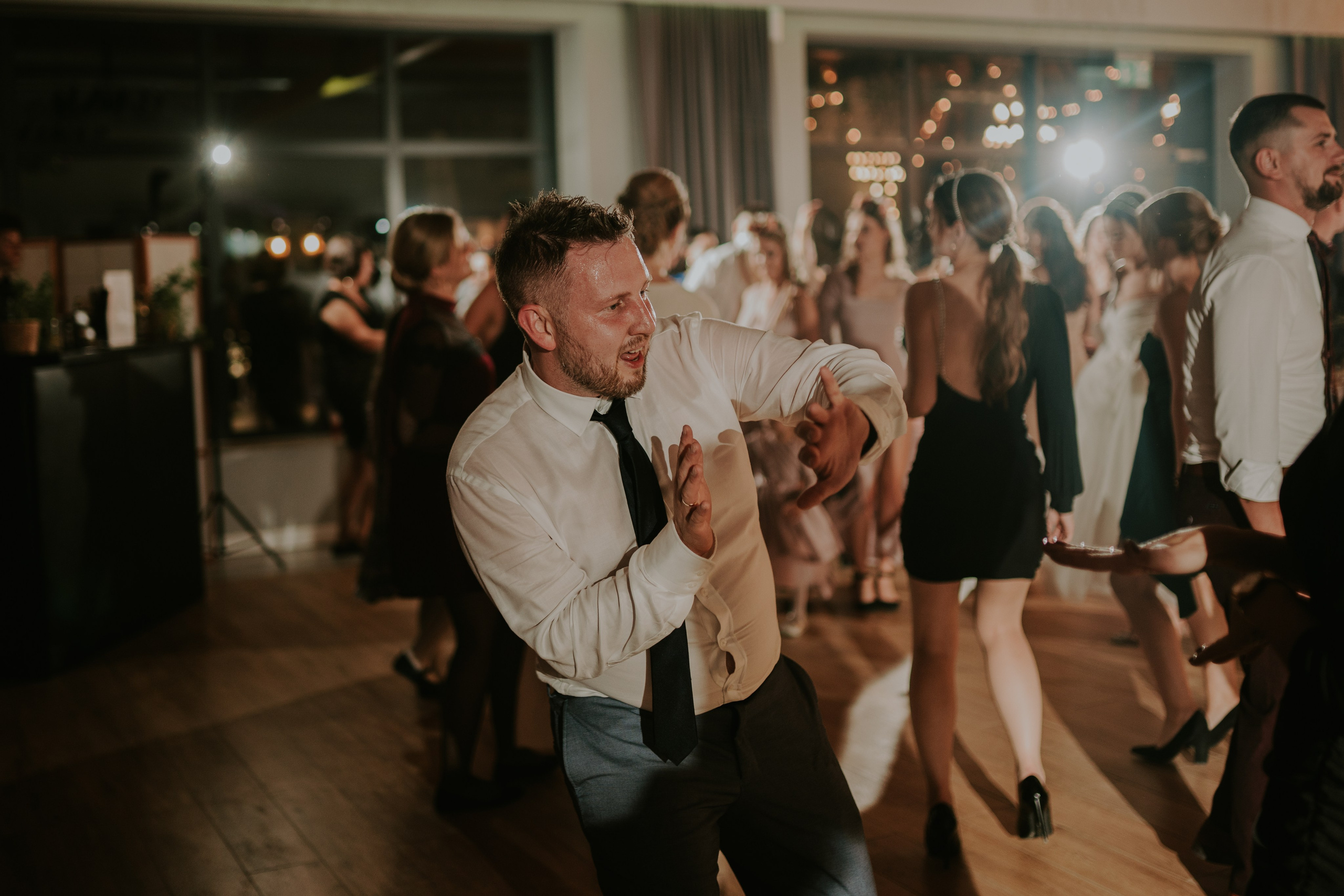 Sala Koralowa w Jaworzu: Opowieść o ślubie Nikoli i Kacpra. Karkowskafoto - fotografia miłości