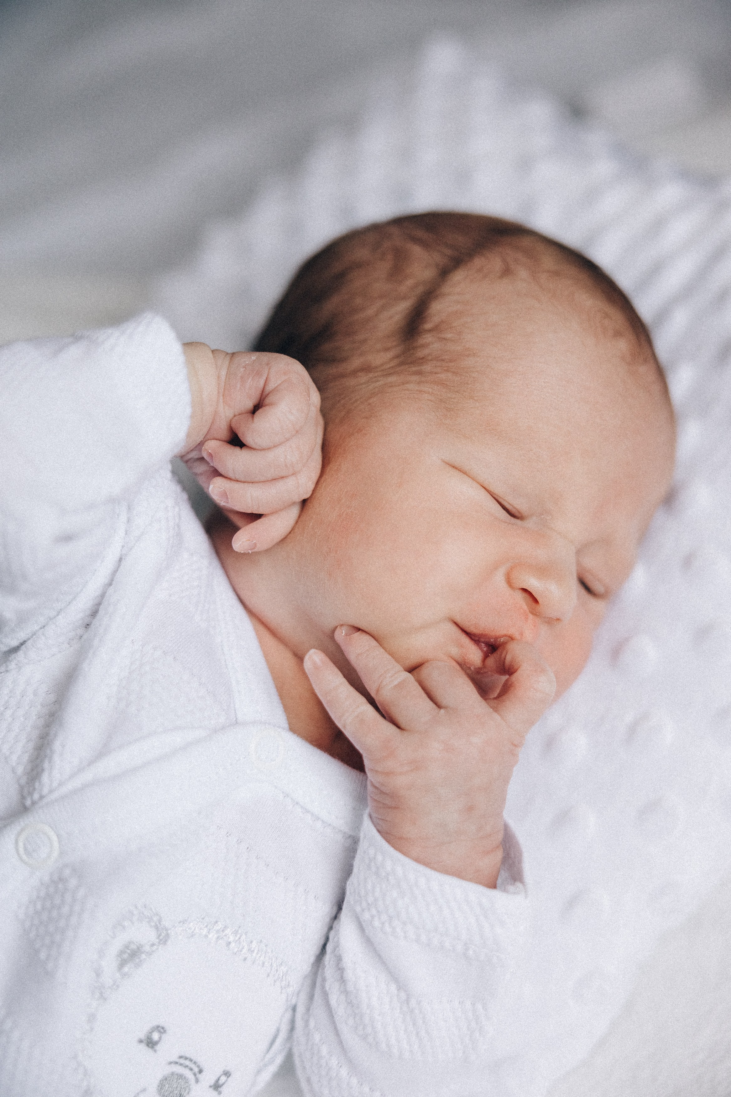 Newborn focení. Lifestyle a rodinná fotografka v Pisku Oxana Telupilova