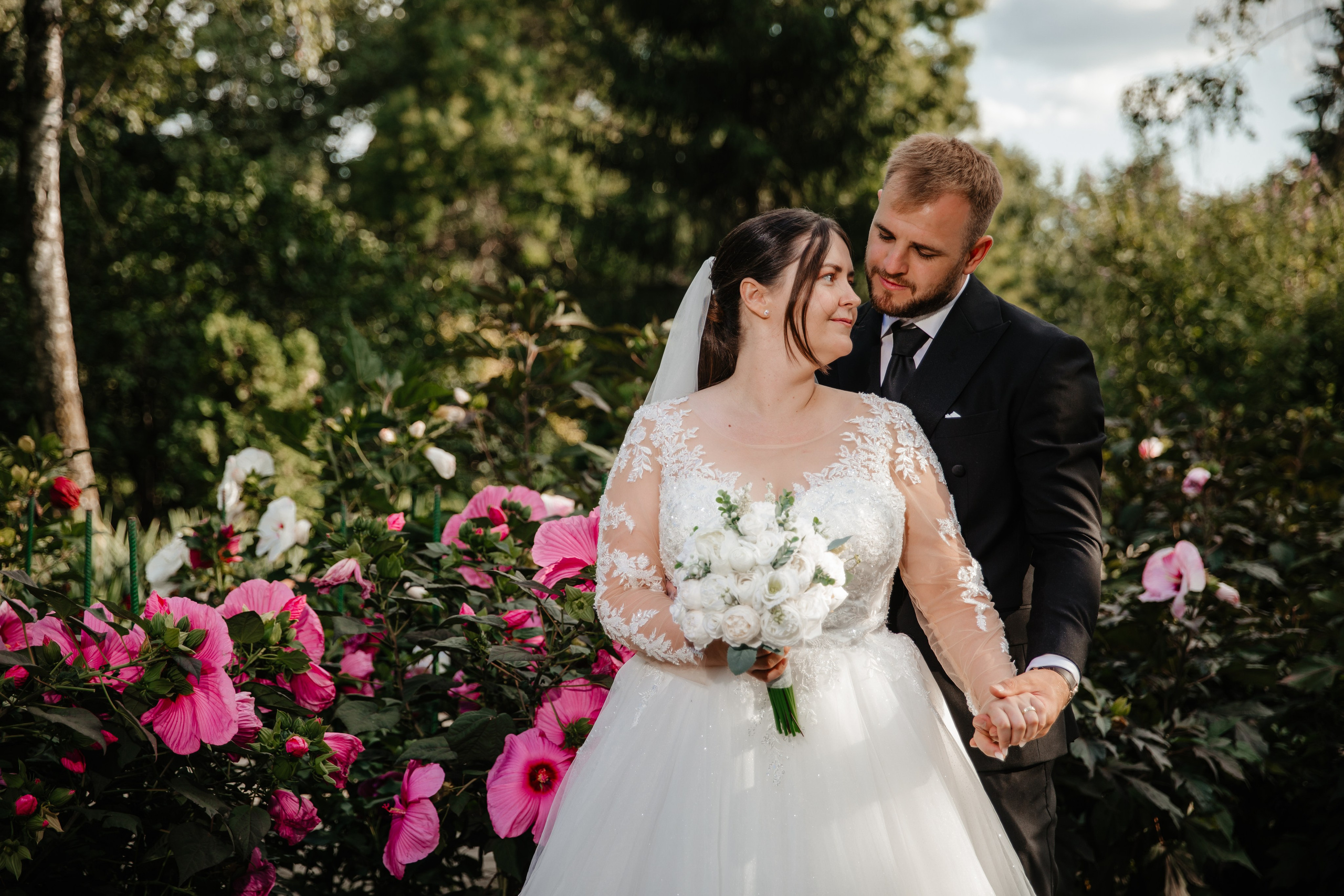 servicii foto. servicii foto Botoșani. servicii foto video Botoșani. fotograf nunta. fotograf evenimente. fotograf nunta Botoșani. Alin chirila. Alin chirila fotograf. Alinofotostudio.- Mire și mireasă – Sergiu & Liliana – ziua nunții, 2024  - Emoții în ziua nunții – Sergiu și Liliana  - Dansul mirilor – fotografie artistică nuntă 2024  - Sedinta foto romantică în natură – Sergiu & Liliana  - Rochia de mireasă și detalii de nuntă elegante