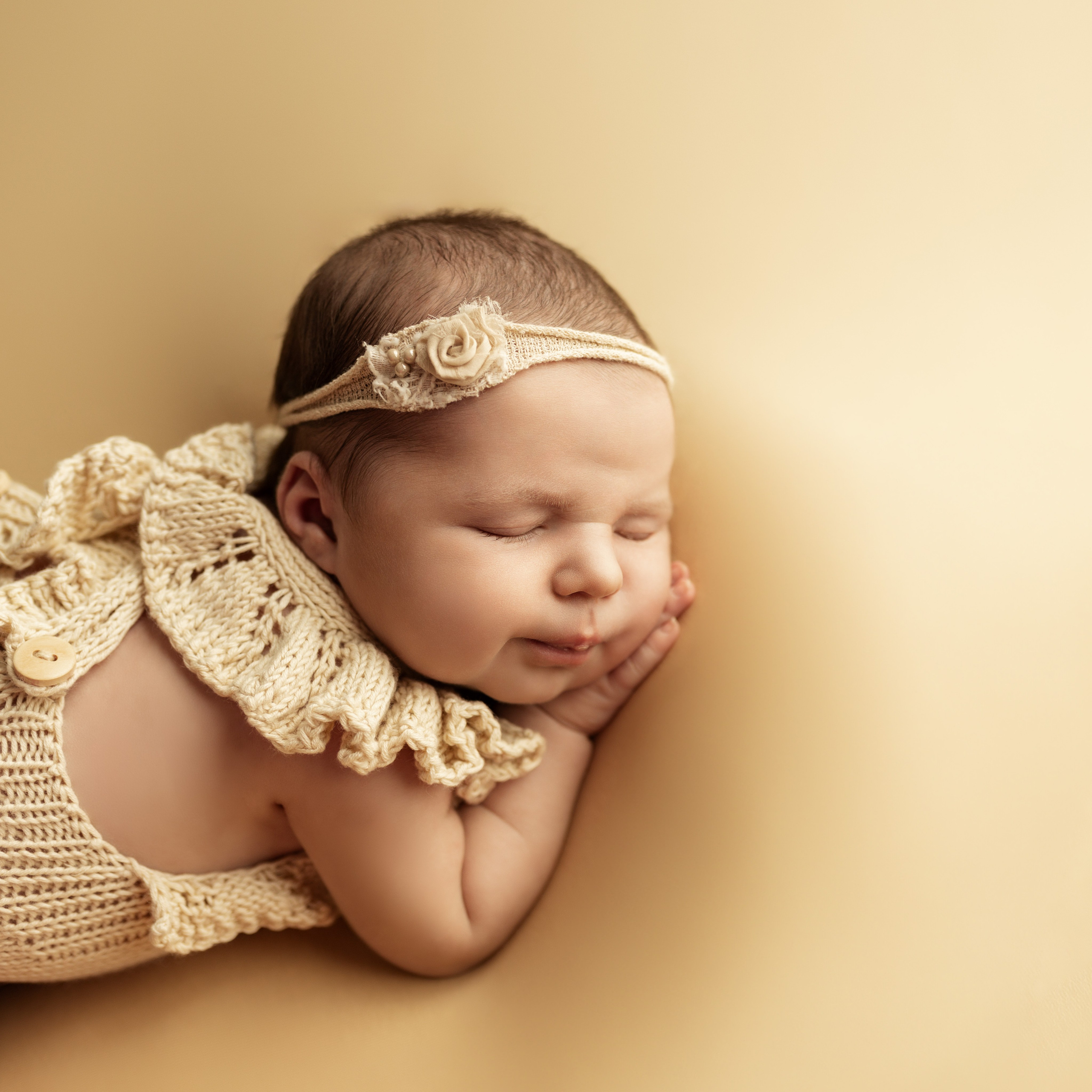 Newborn, kids, family photographer based near Zurich, Switzerland