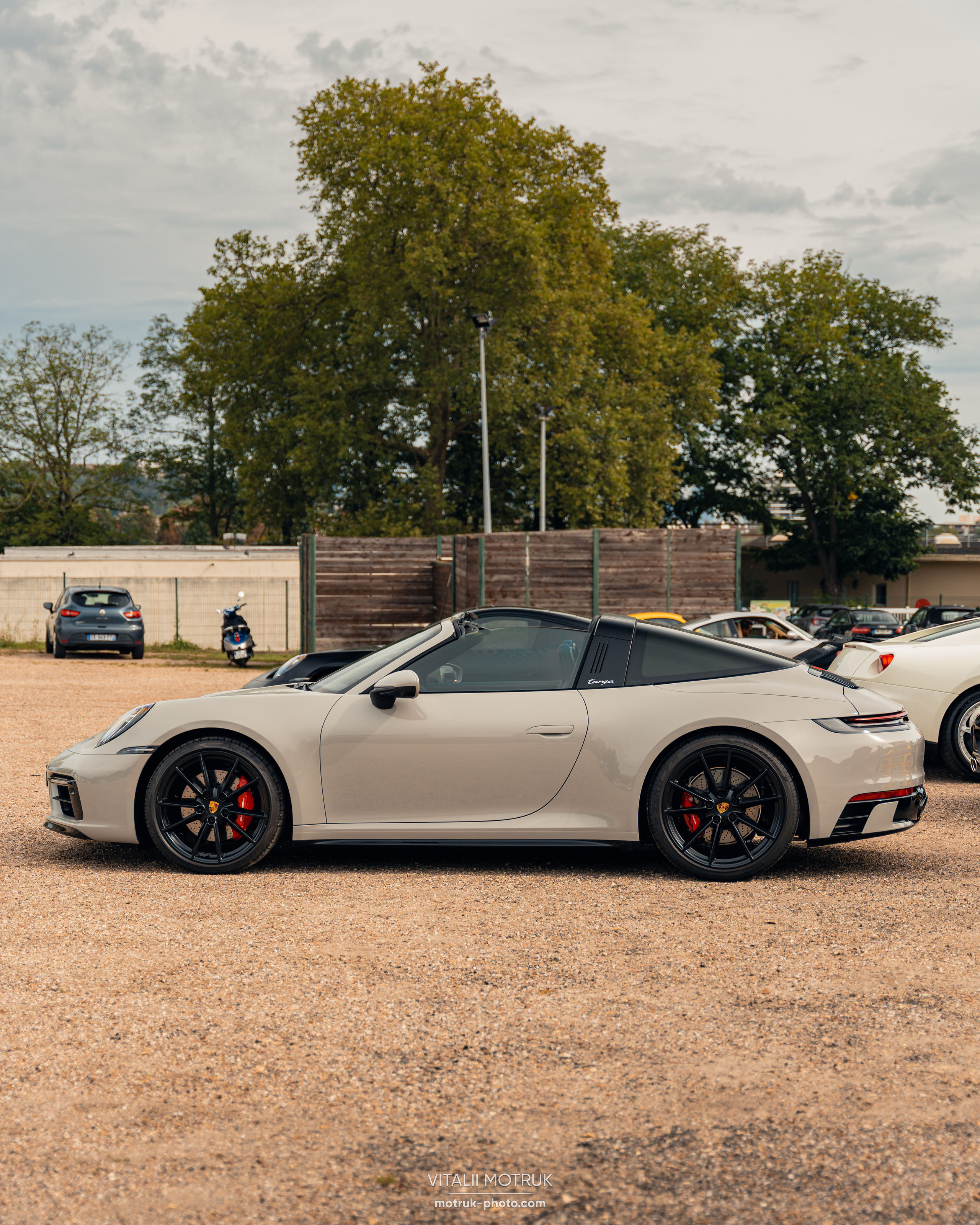 Cars and Coffee 17 september. Photographer in Paris — Vitalii Motruk