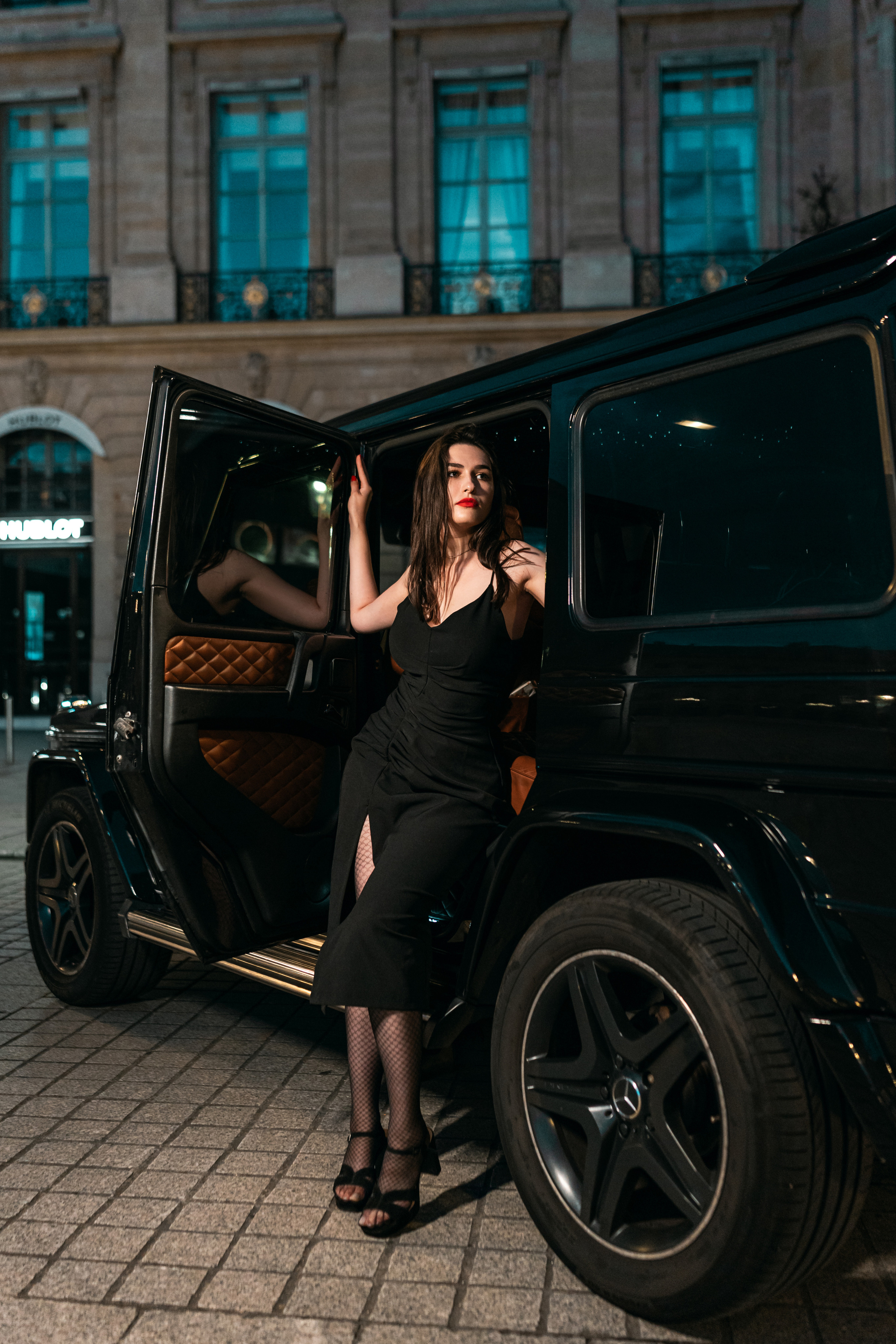 Nataliia x Mercedes Gelandewagen. Photographe de voitures à Paris — Vitalii Motruk