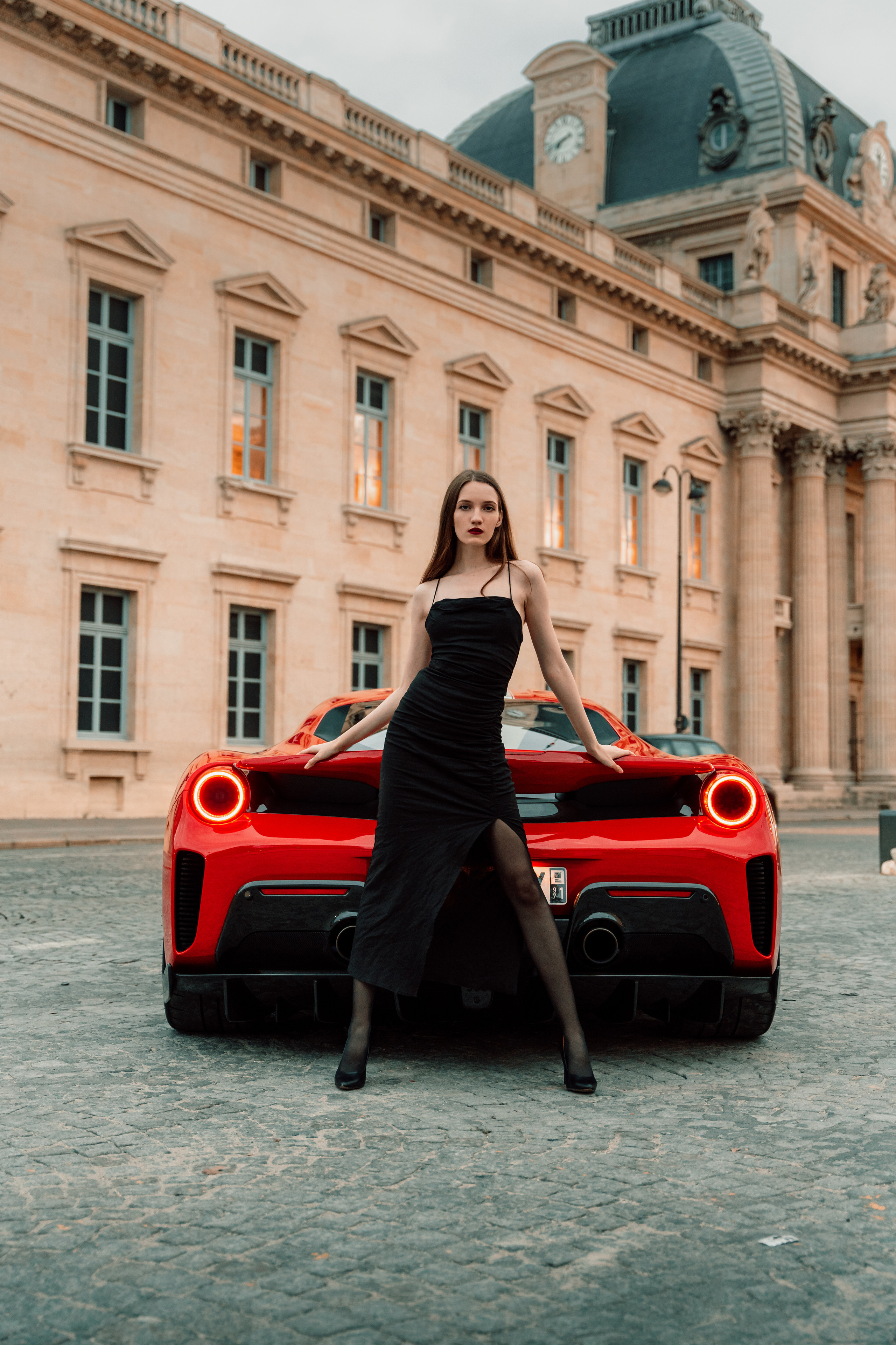 Kate x Ferrari 488 Pista. Photographe de voitures à Paris — Vitalii Motruk