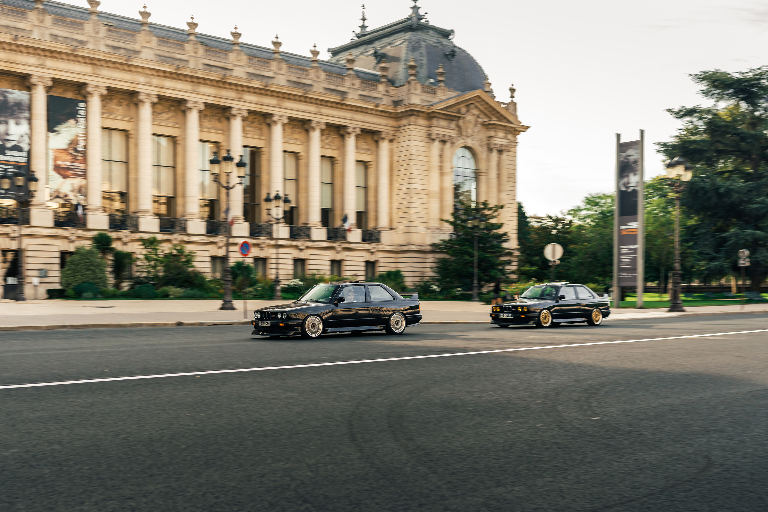 Two BMW M3 E30. Photographe de voitures à Paris — Vitalii Motruk
