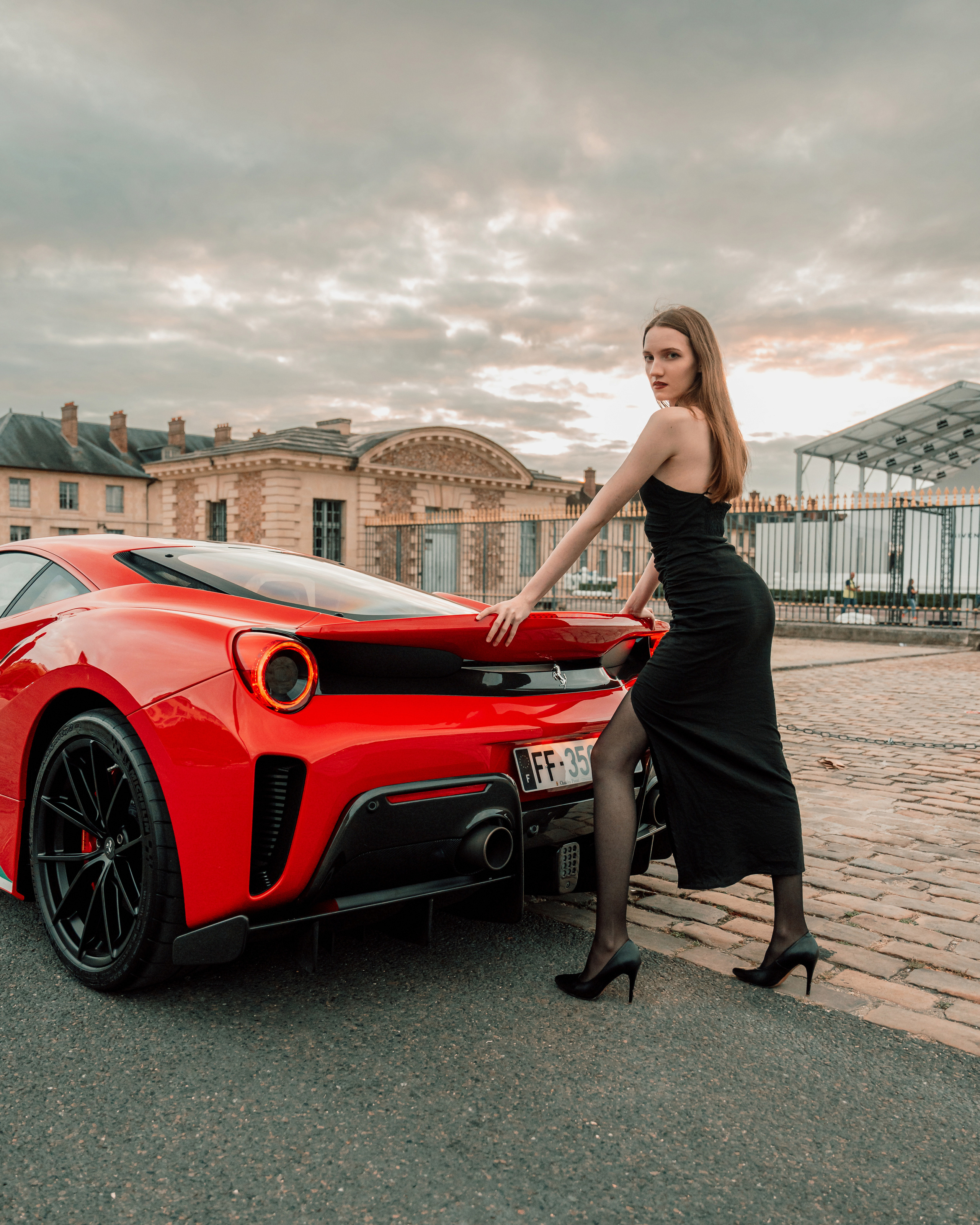 Kate x Ferrari 488 Pista. Photographe de voitures à Paris — Vitalii Motruk