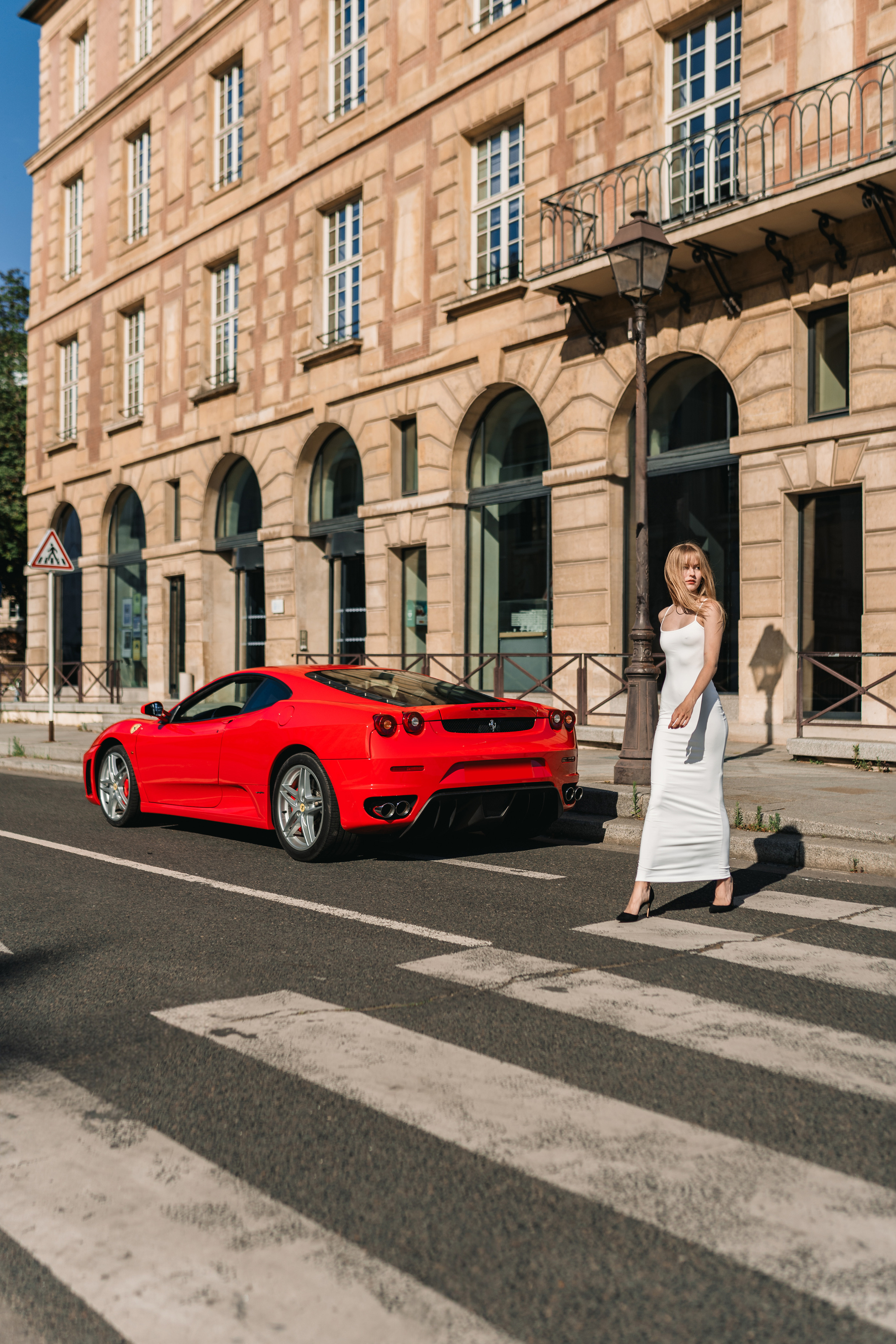 Polina x Ferrari F430. Photographe de voitures à Paris — Vitalii Motruk