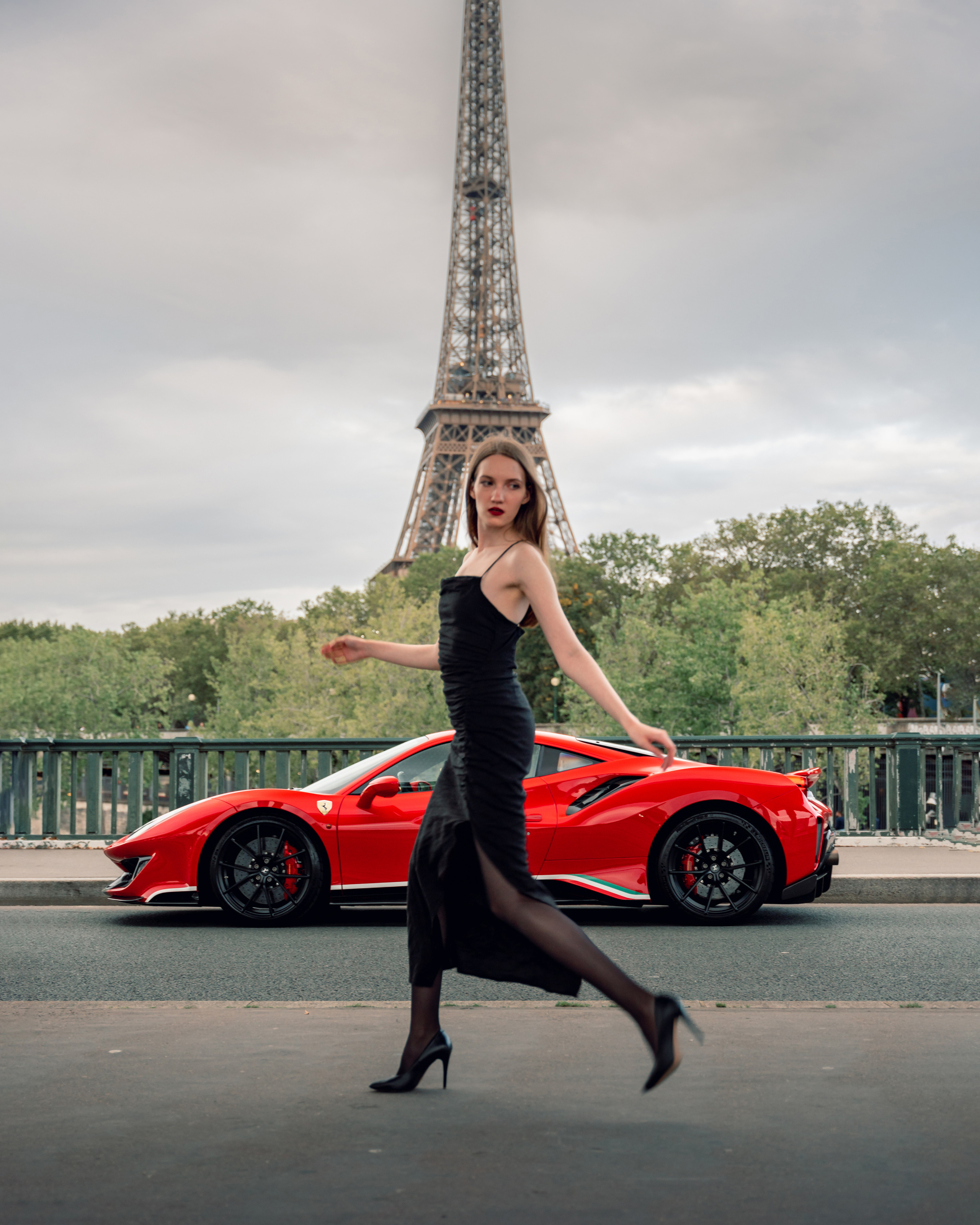 Kate x Ferrari 488 Pista. Photographe de voitures à Paris — Vitalii Motruk