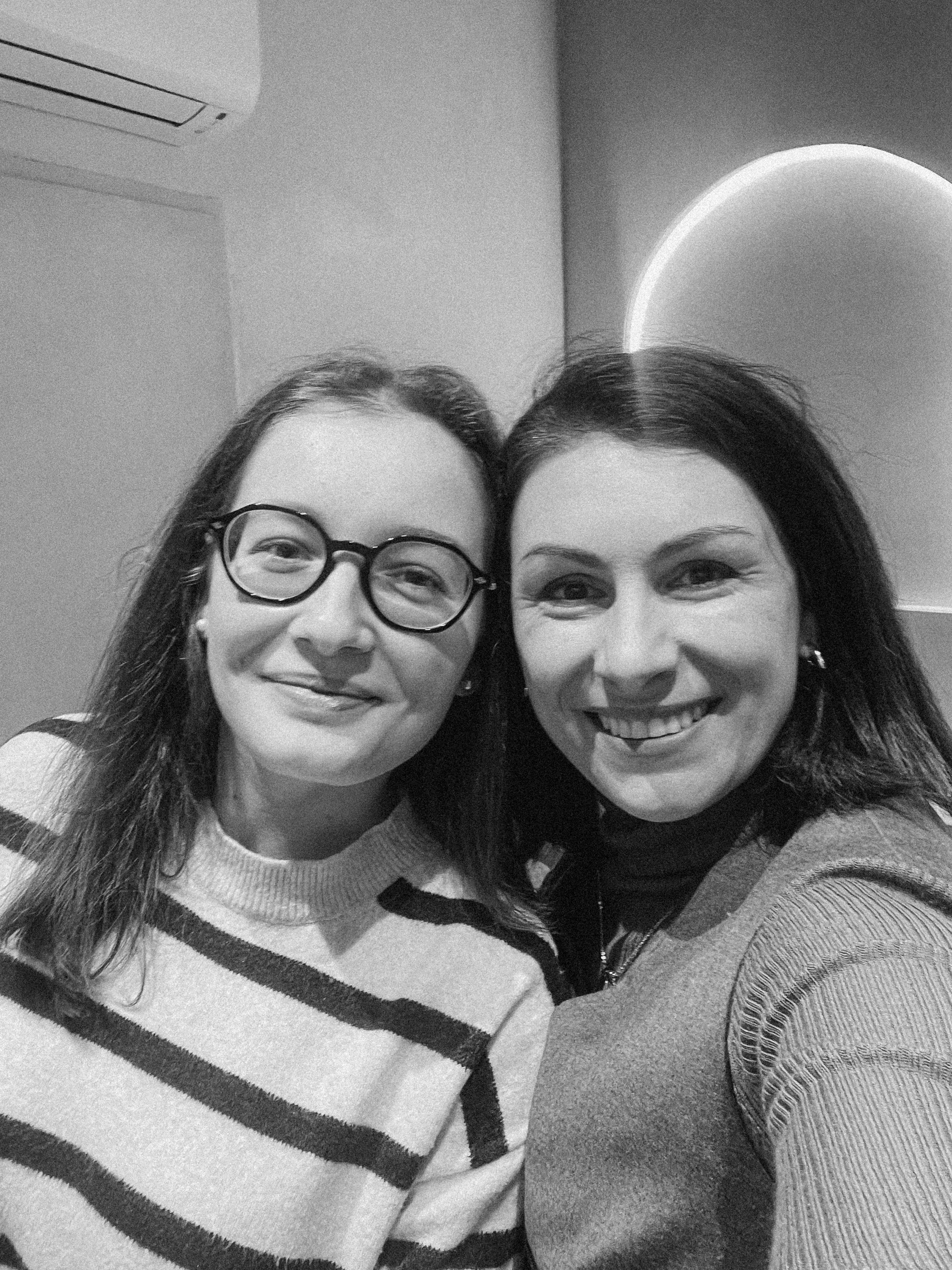 Event photo session for Art brunch Toulouse. Eugenie Smirnova — wedding, corporate and lifestyle photographer in Toulouse and Southwest France