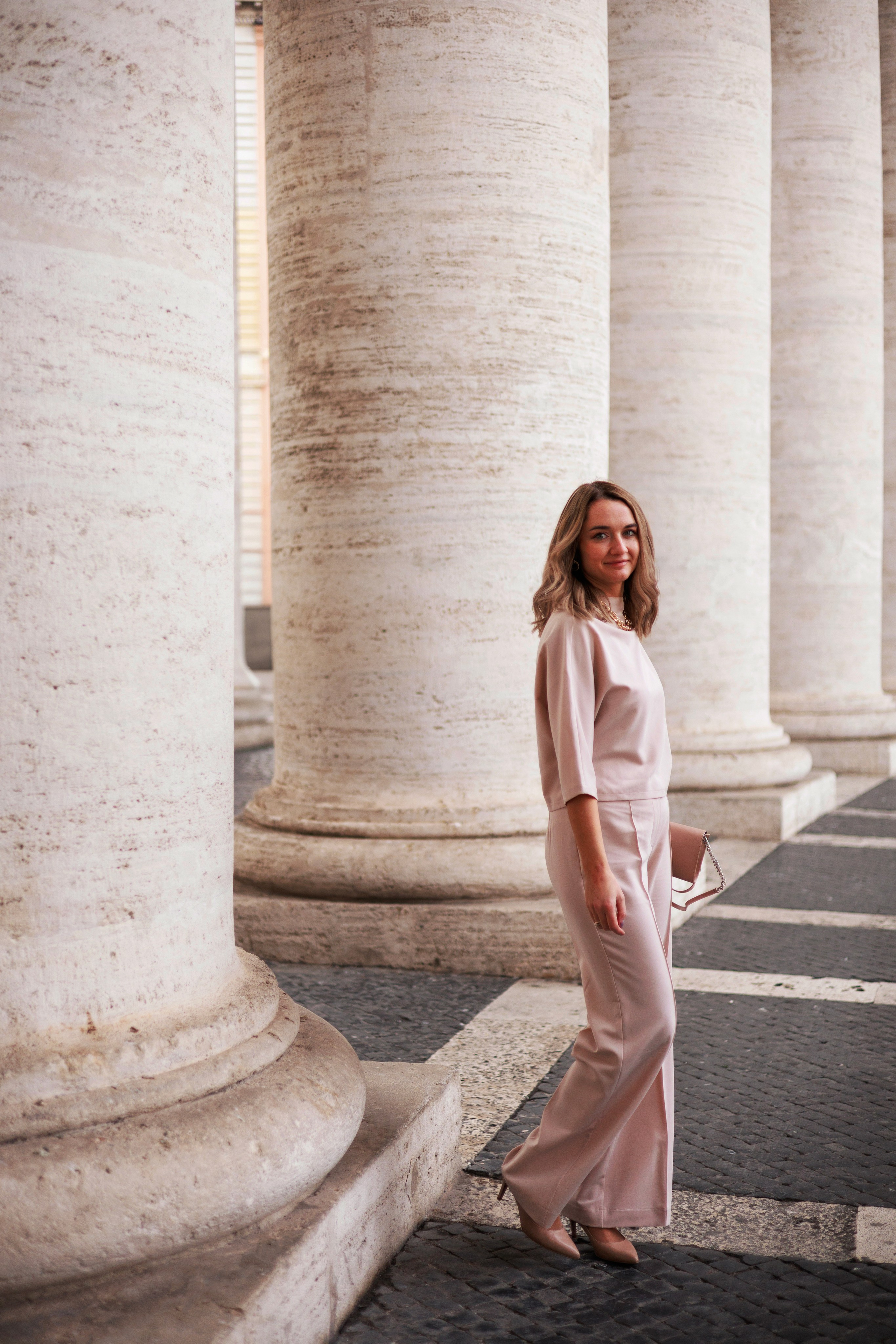 INDIVIDUAL SHOOTING. Hi! My name is Irena, and I’m a professional photographer specializing in family photography, love stories, and individual photoshoots