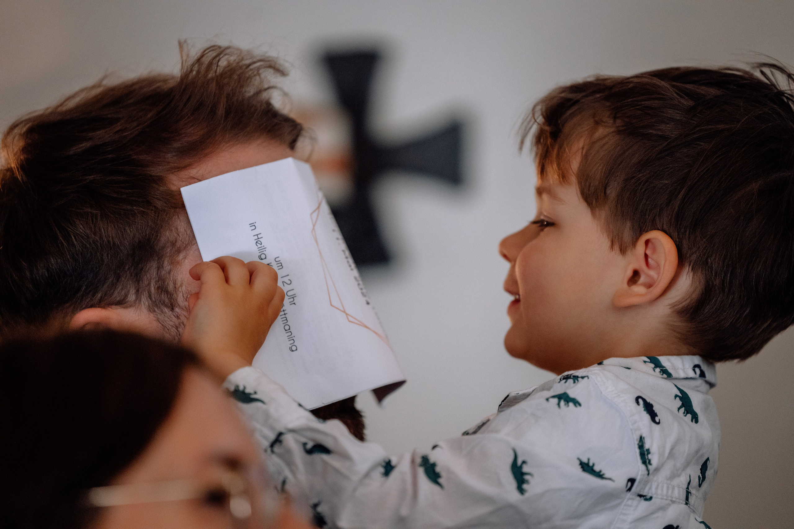 Trauung und Taufe: Heilig-Kreuz-Kirche. Hochzeitsfotograf München Taufe Familienfotograf Tanja Mauke