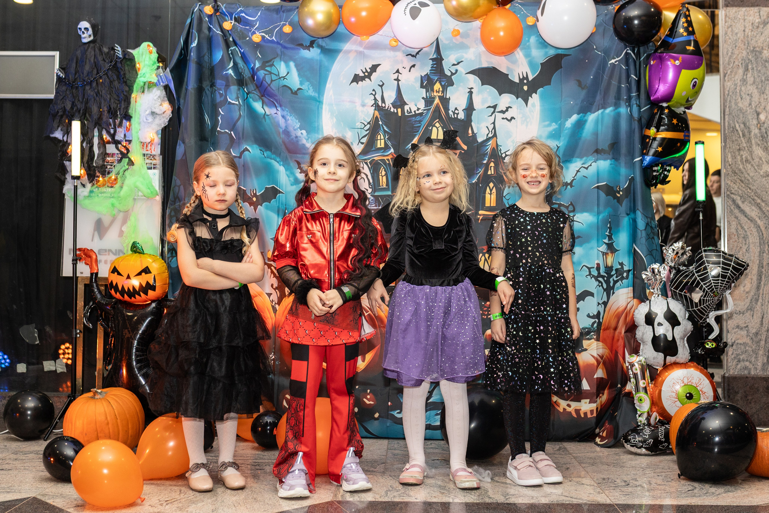 Leo dance studio Helloween 2025. Семейный и детский фотограф в Варшаве Мила Бобровская